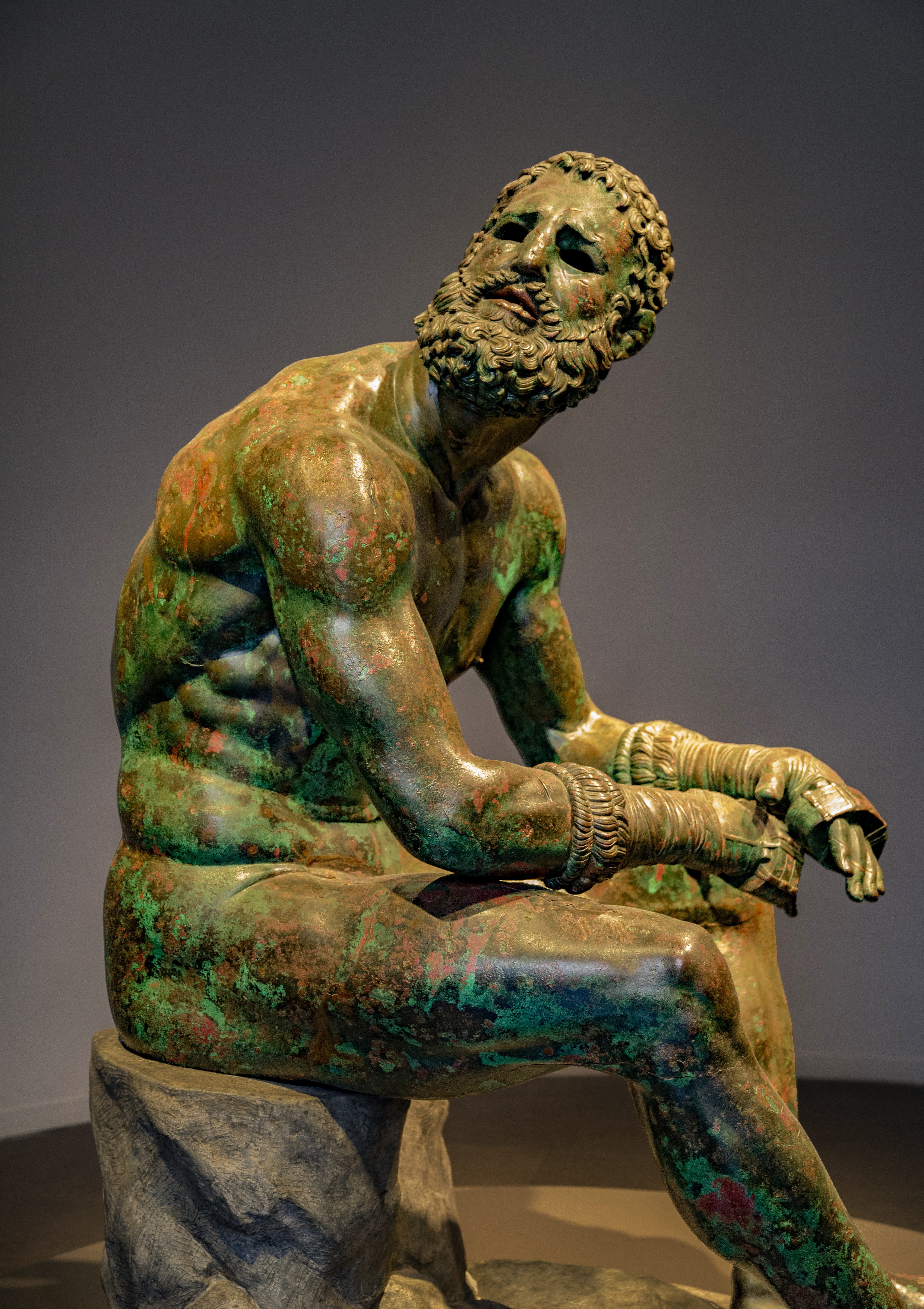 representation, low angle view, statue, no people, 5K, creativity, rome, old, craft, italy, bronze, rusty, human representation, art and craft, close-up, Phone HD Wallpaper