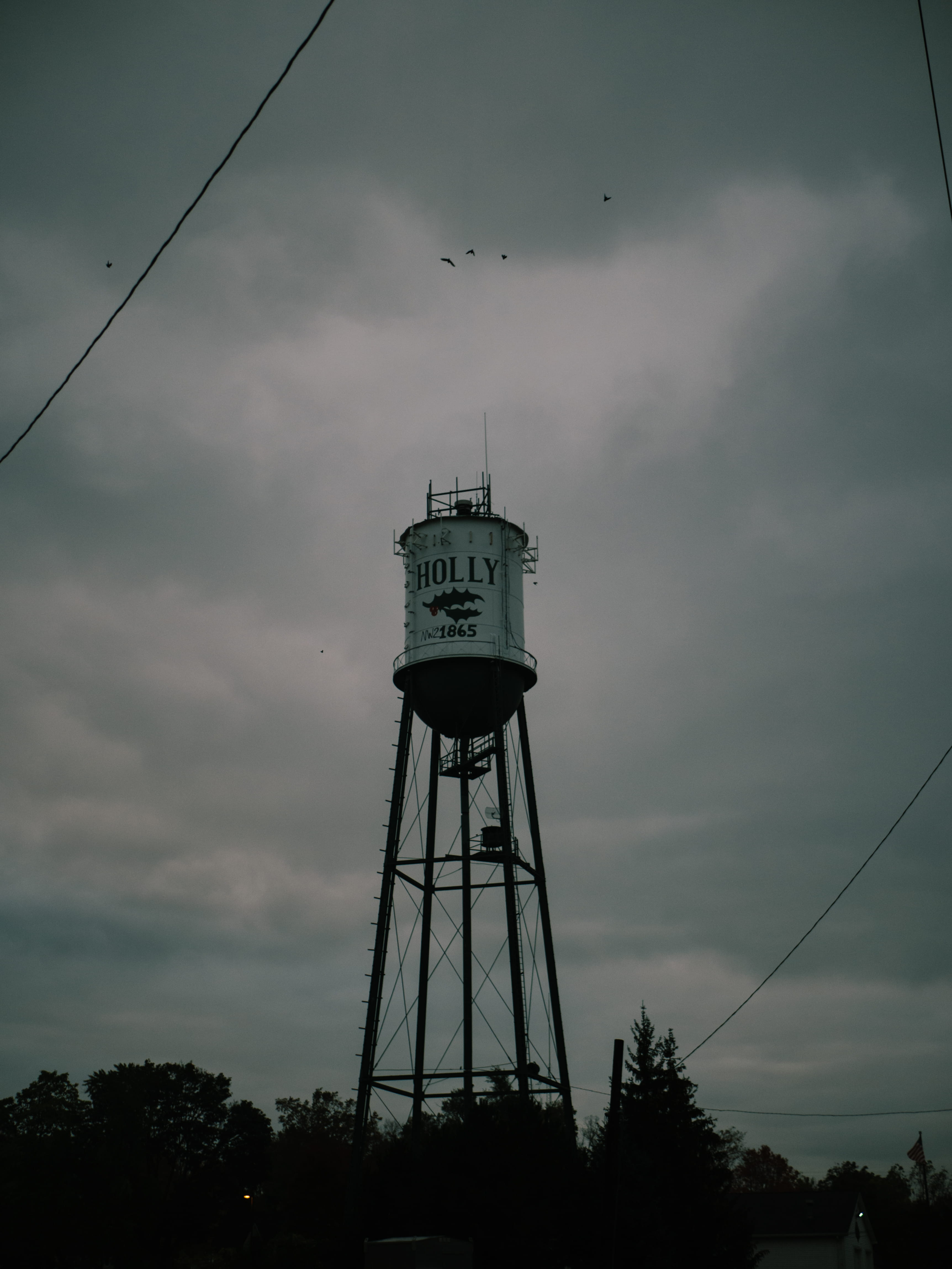 town, south broad street, autumn, low angle view, outdoors, fall, security, sky, nature, water conservation, tree, cloud - sky, dusk, water tower, tower, Phone HD Wallpaper