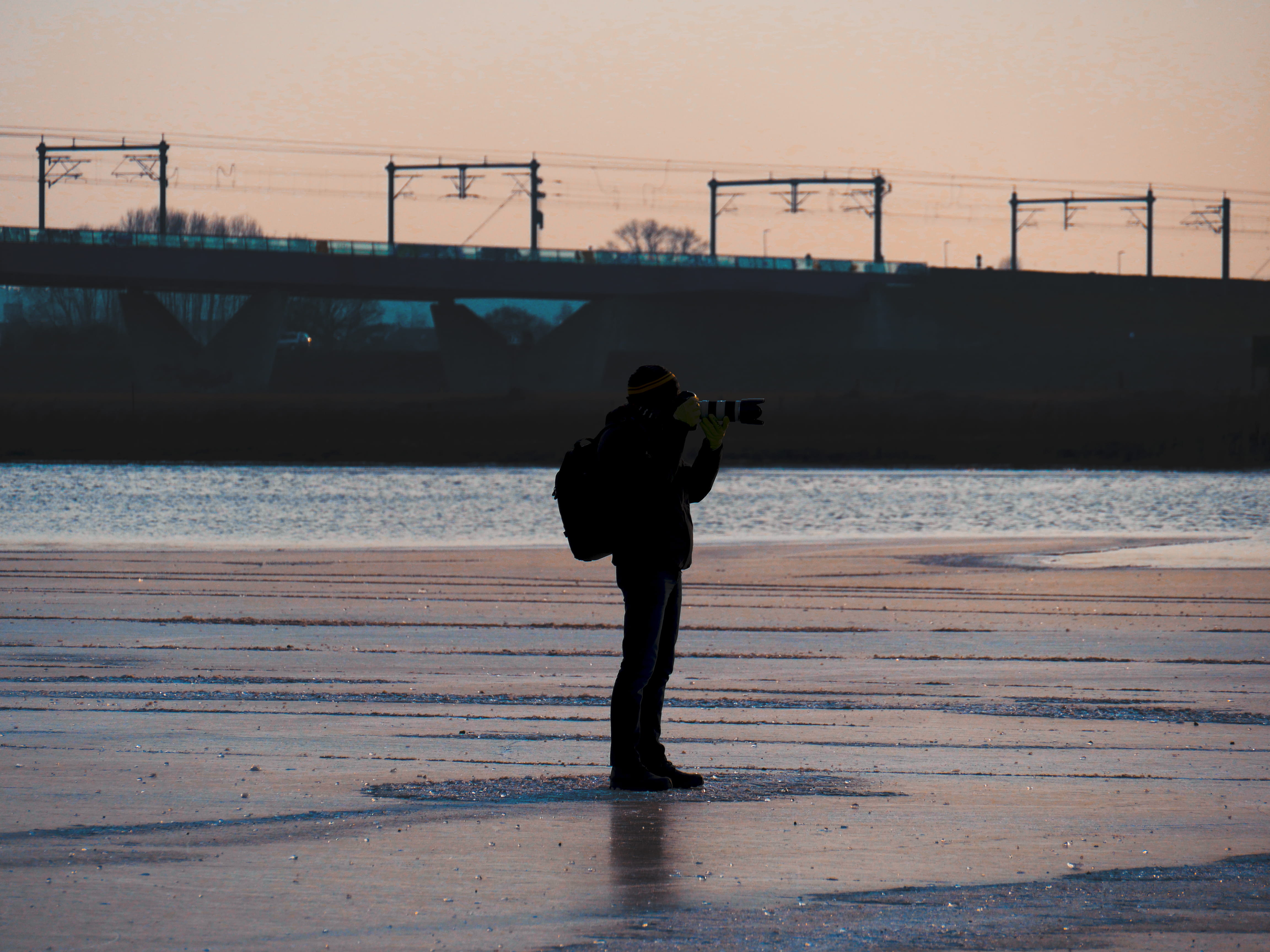 het engelse werk, outdoors, real people, water, netherlands, photography, nature, wintertime, frozen river, technology, beauty in nature, zwolle, activity, HD Wallpaper