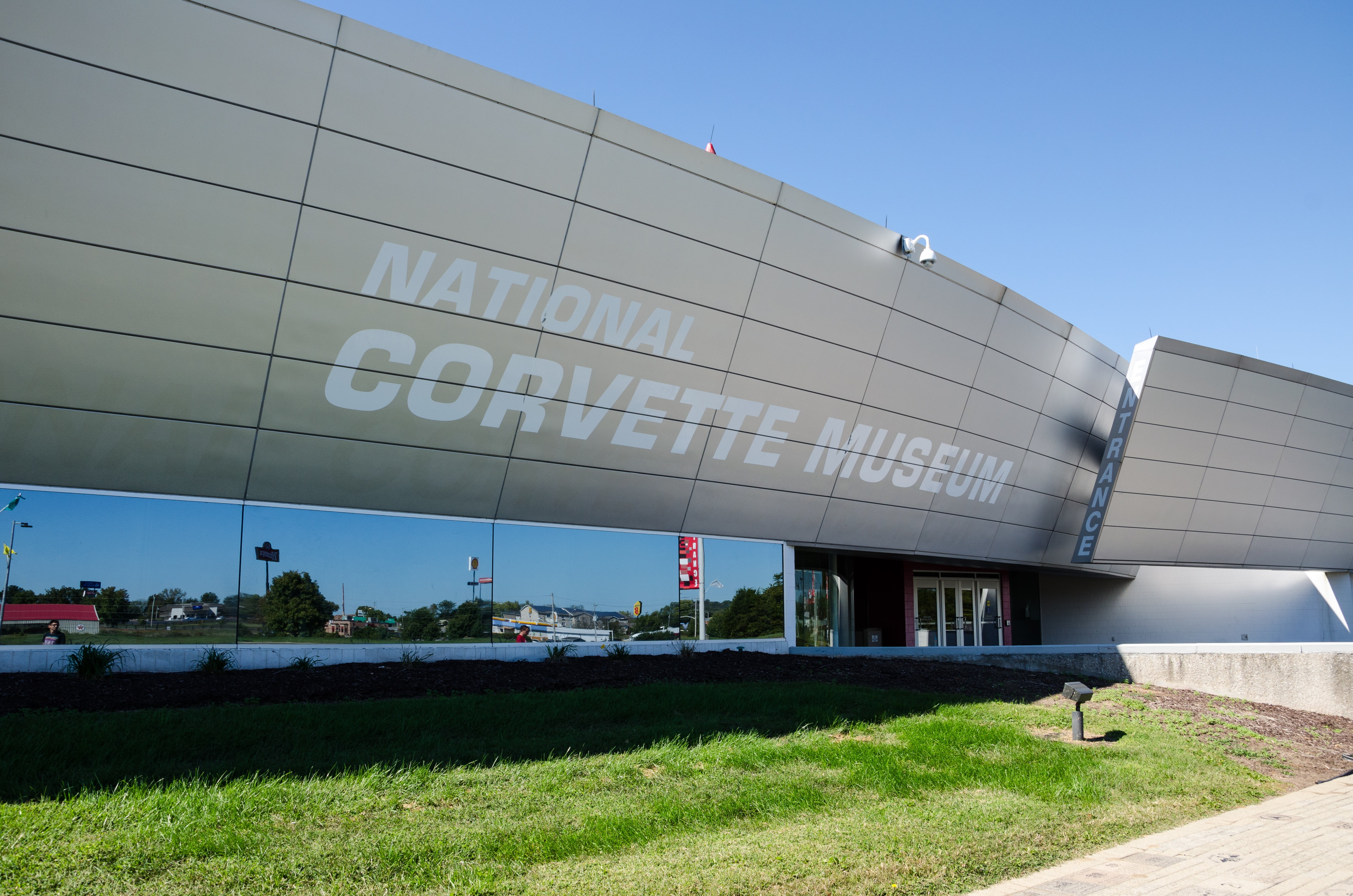 grass, business, building exterior, sky, outdoors, industry, education, sports car, entrance, national corvette museum, blue, architecture, built structure, HD Wallpaper