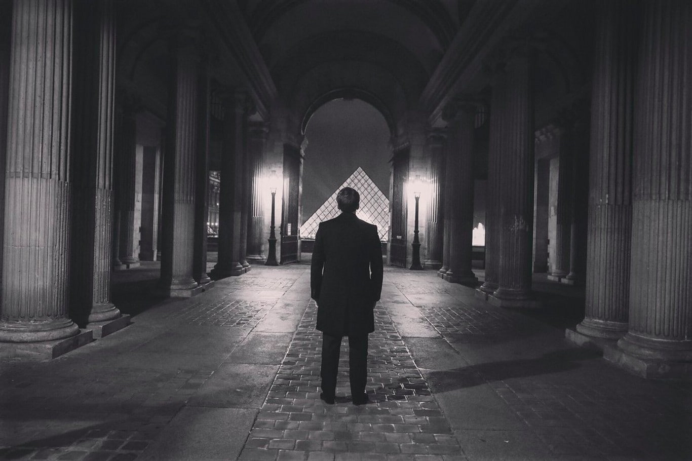 monuments, 720P, monochrome, Louvre, France, men, Paris, HD Wallpaper