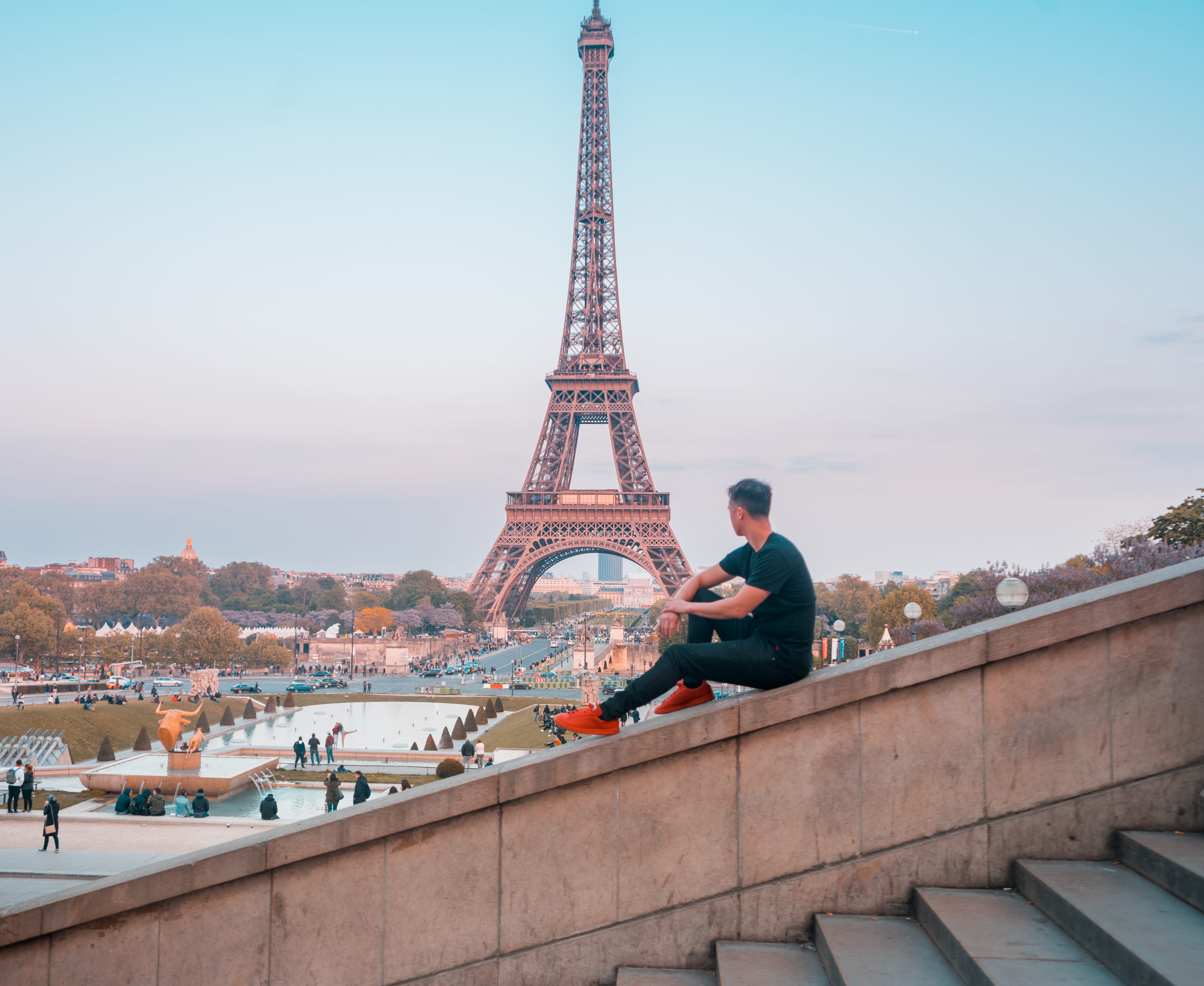tall - high, nature, lifestyles, men, tourism, leisure activity, real people, tower, architecture, building exterior, sky, wireless technology, paris, day, HD Wallpaper