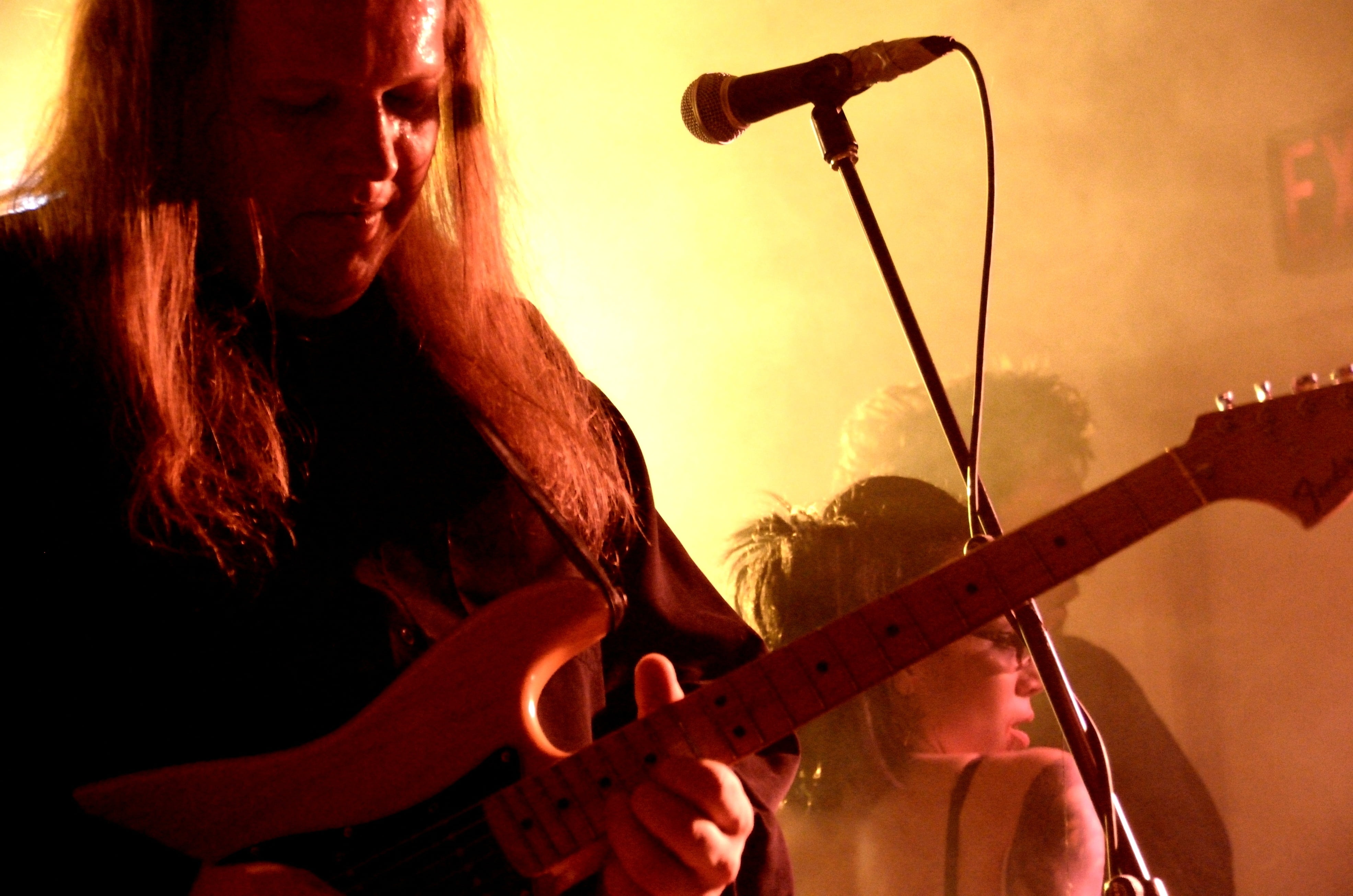 club, 4K, modern rock, music, electric guitar, adult, arts culture and entertainment, rock music, acoustic, event, plucking an instrument, instrumental, HD Wallpaper
