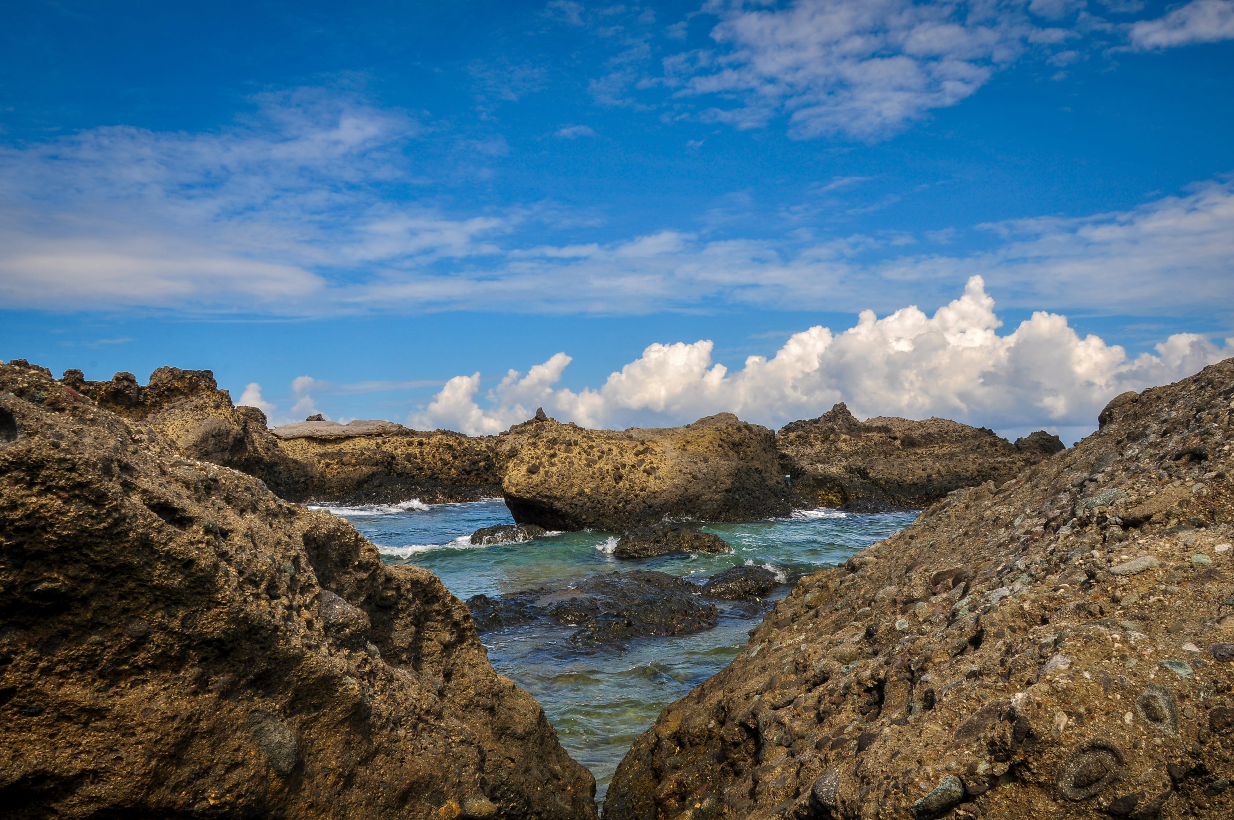 outdoors, sky, the waves, nature, no people, rocky coastline, cloud - sky, beauty in nature, natural, baiyun, sea, beach, non-urban scene, scenics - nature, HD Wallpaper