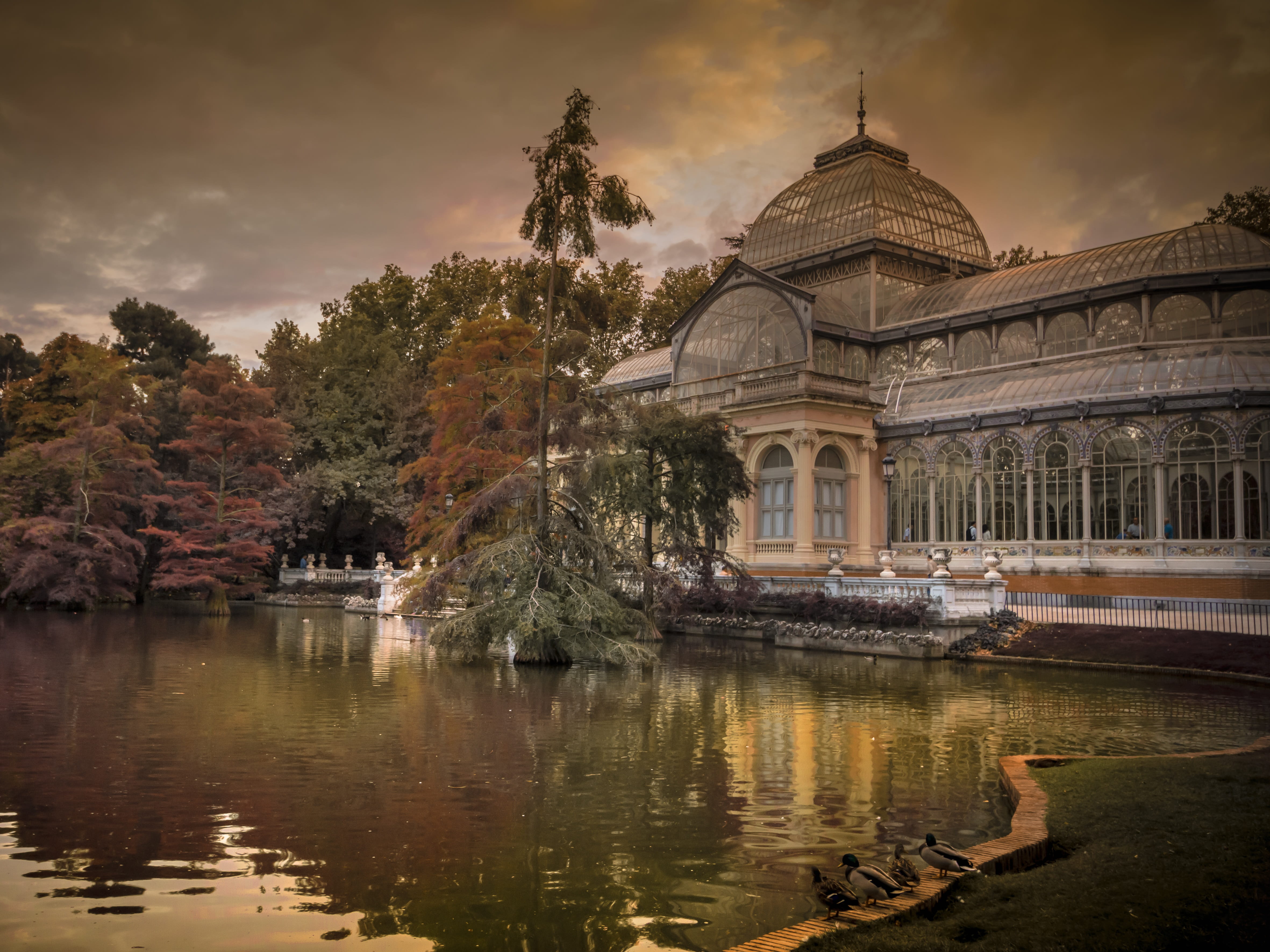 history, built structure, waterfront, architecture, Crystal, travel destinations, water, outdoors, tree, sky, old building, architectural column, plant, HD Wallpaper