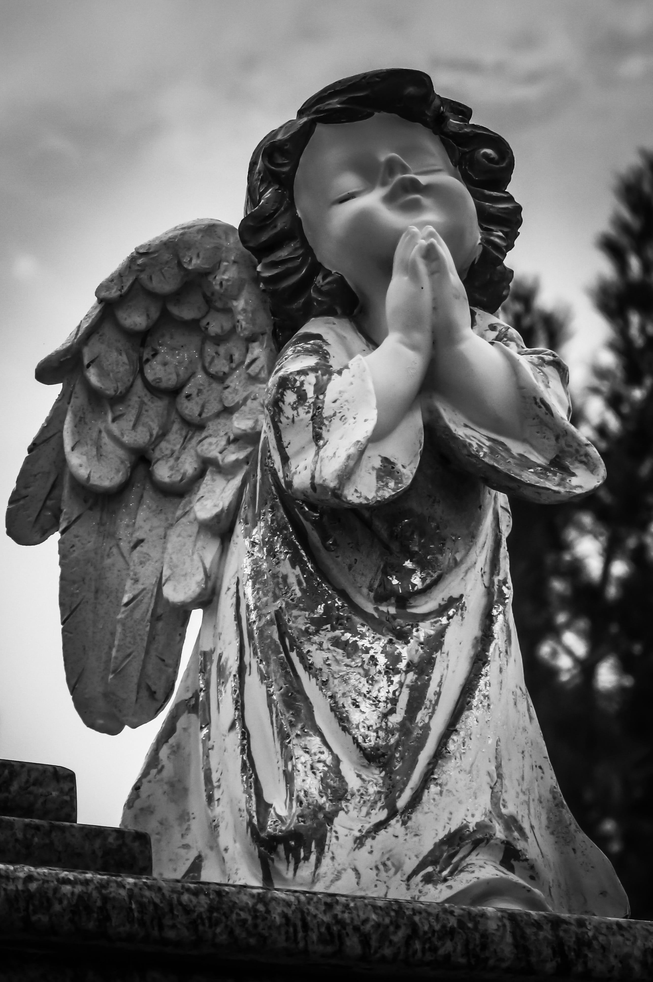 no people, christmas, statue, Heaven, low angle view, human representation, sculpture, faith, child, creativity, christianity, focus on foreground, belief, Phone HD Wallpaper