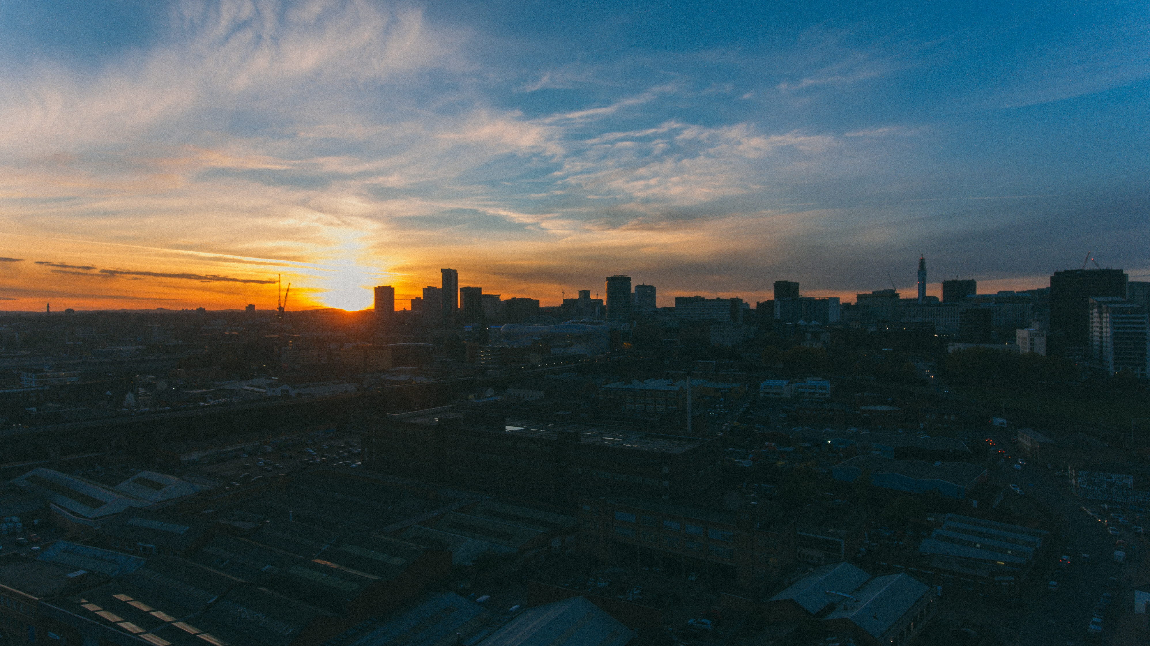 city life, nature, building exterior, skyline, high angle view, landscape, england, cityscape, uk, sunset, built structure, crowd, 4K, city, digbeth, skyscraper, HD Wallpaper