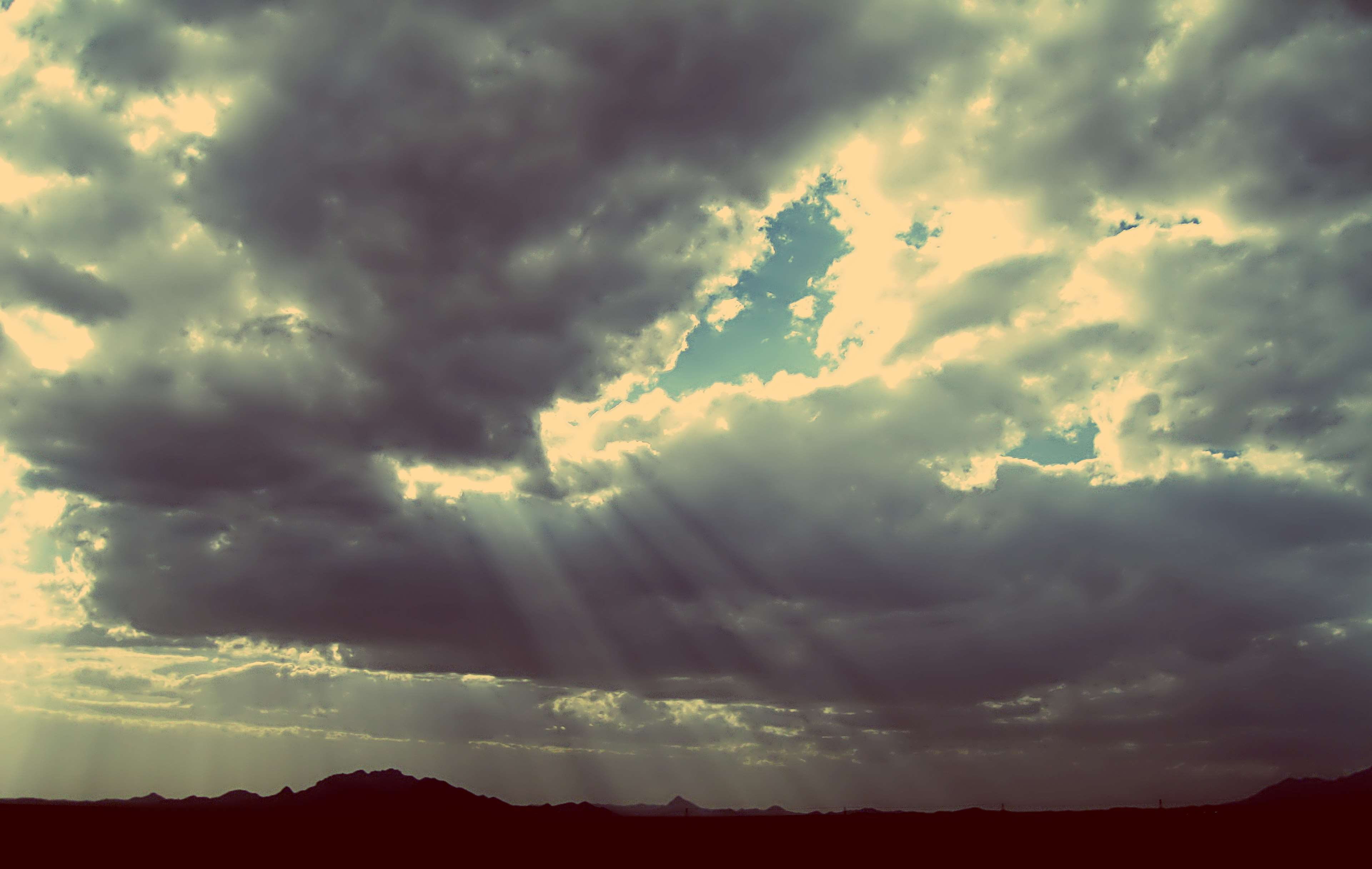 nature, storm, power in nature, heaven, cloudscape, 4K, cloud - sky, light, beauty in nature, no people, scenics - nature, thunderstorm, meteorology, sky, HD Wallpaper