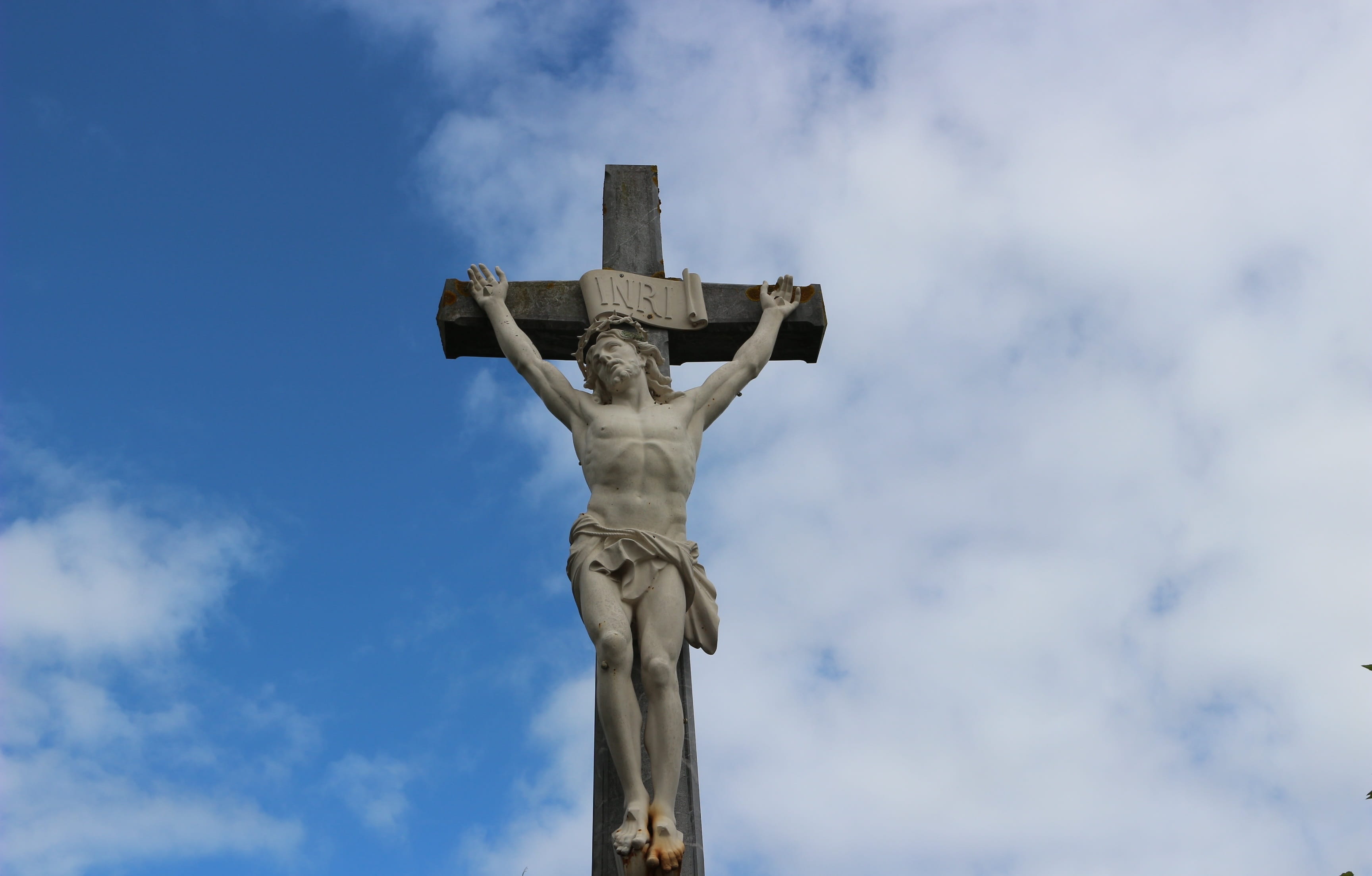 nature, grave, tombstone, heritage, human representation, faith, spirituality, art and craft, monument, crucifix, cemetery, cloud - sky, Christ, male likeness, HD Wallpaper