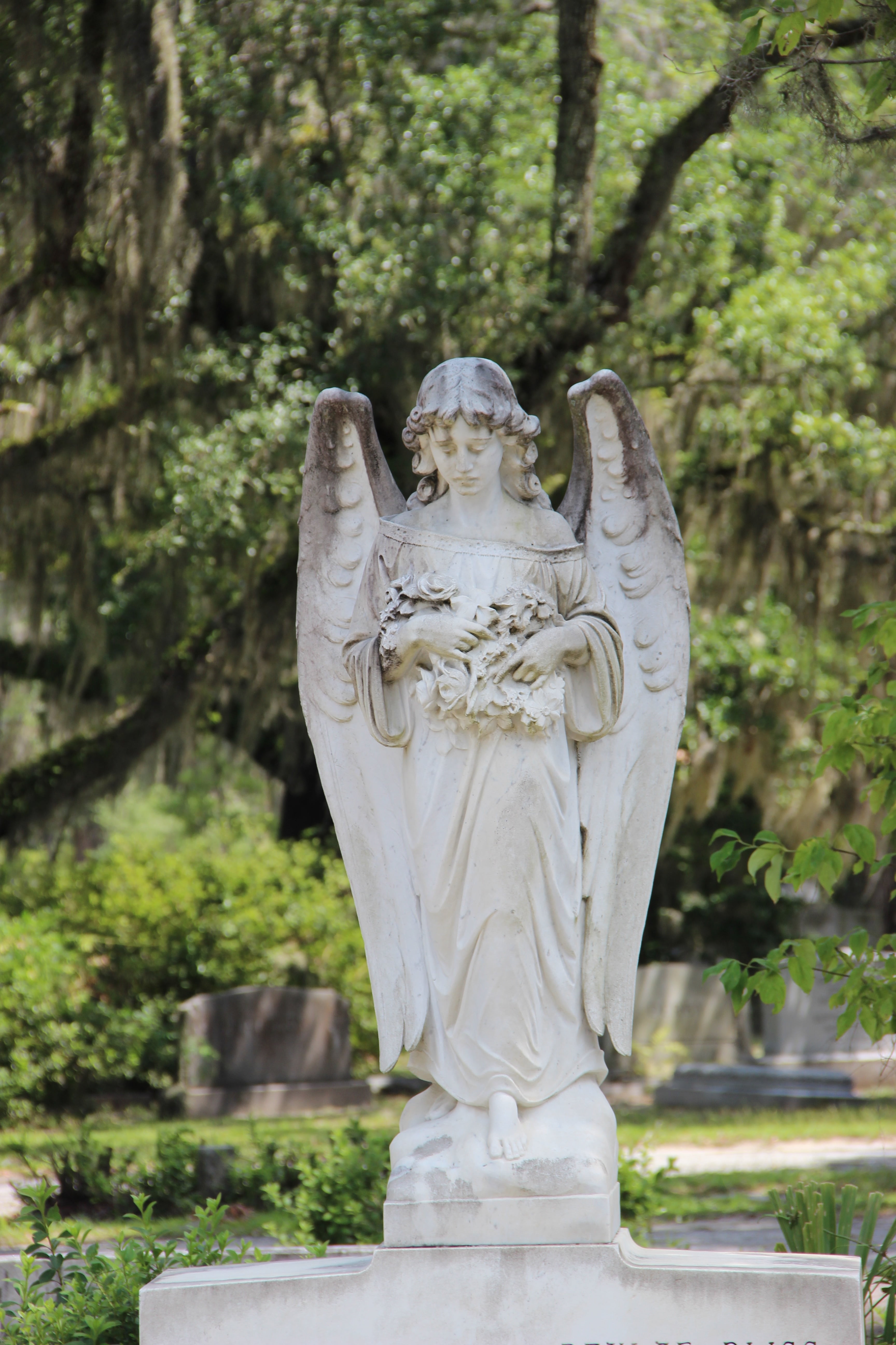 cemetery, representation, day, female likeness, pray, nature, southern states, focus on foreground, art and craft, american, grave, stone material, outdoors, Phone HD Wallpaper