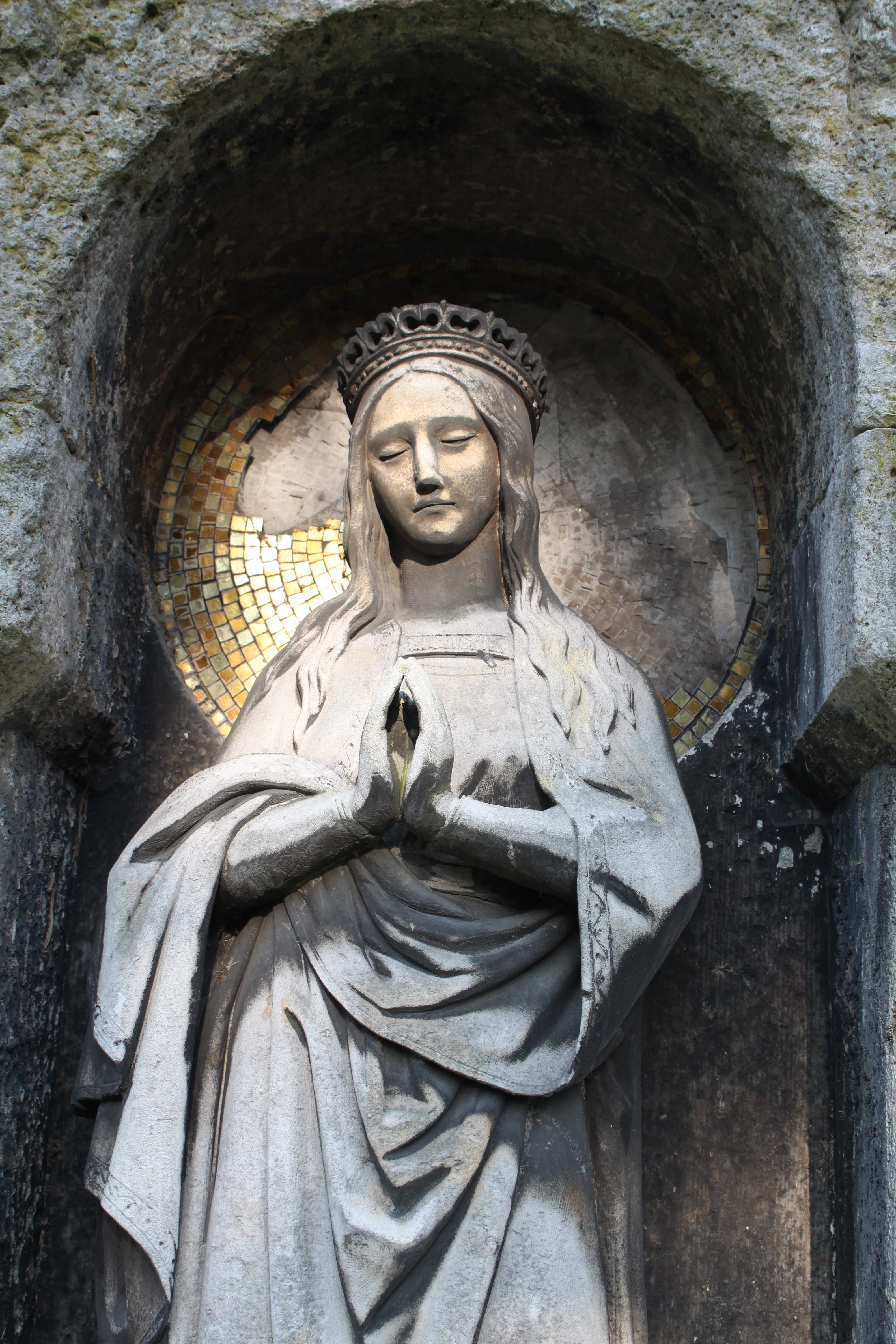 statue, 4K, belief, architecture, religion, craft, low angle view, Pray, art and craft, female, building, idol, day, male likeness, stone material, representation, Phone HD Wallpaper
