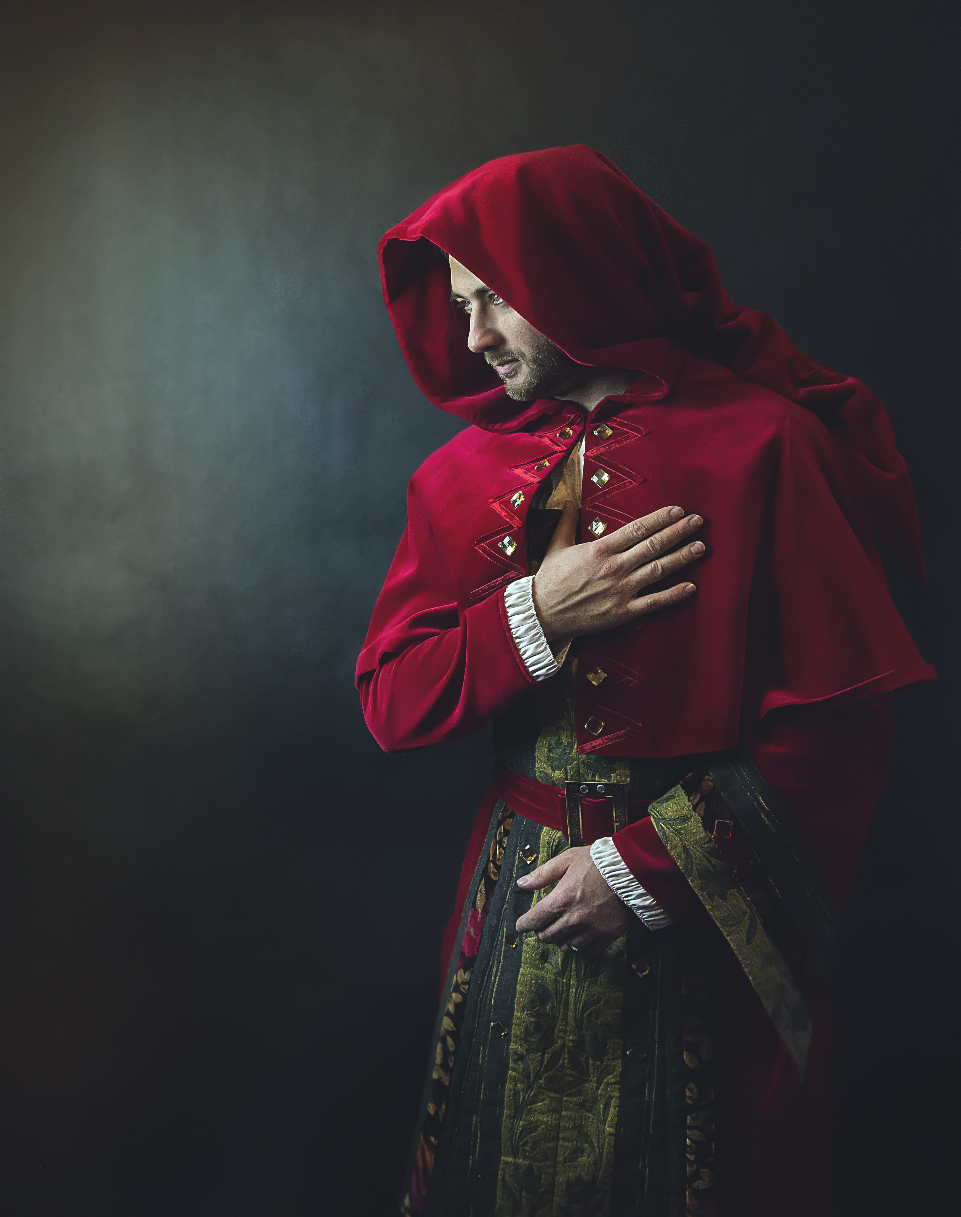 real people, knight, renaissance, lifestyles, hood - clothing, adult, holding, clothing, women, indoors, 4K, waist up, standing, hood, loyalty, religion, Phone HD Wallpaper