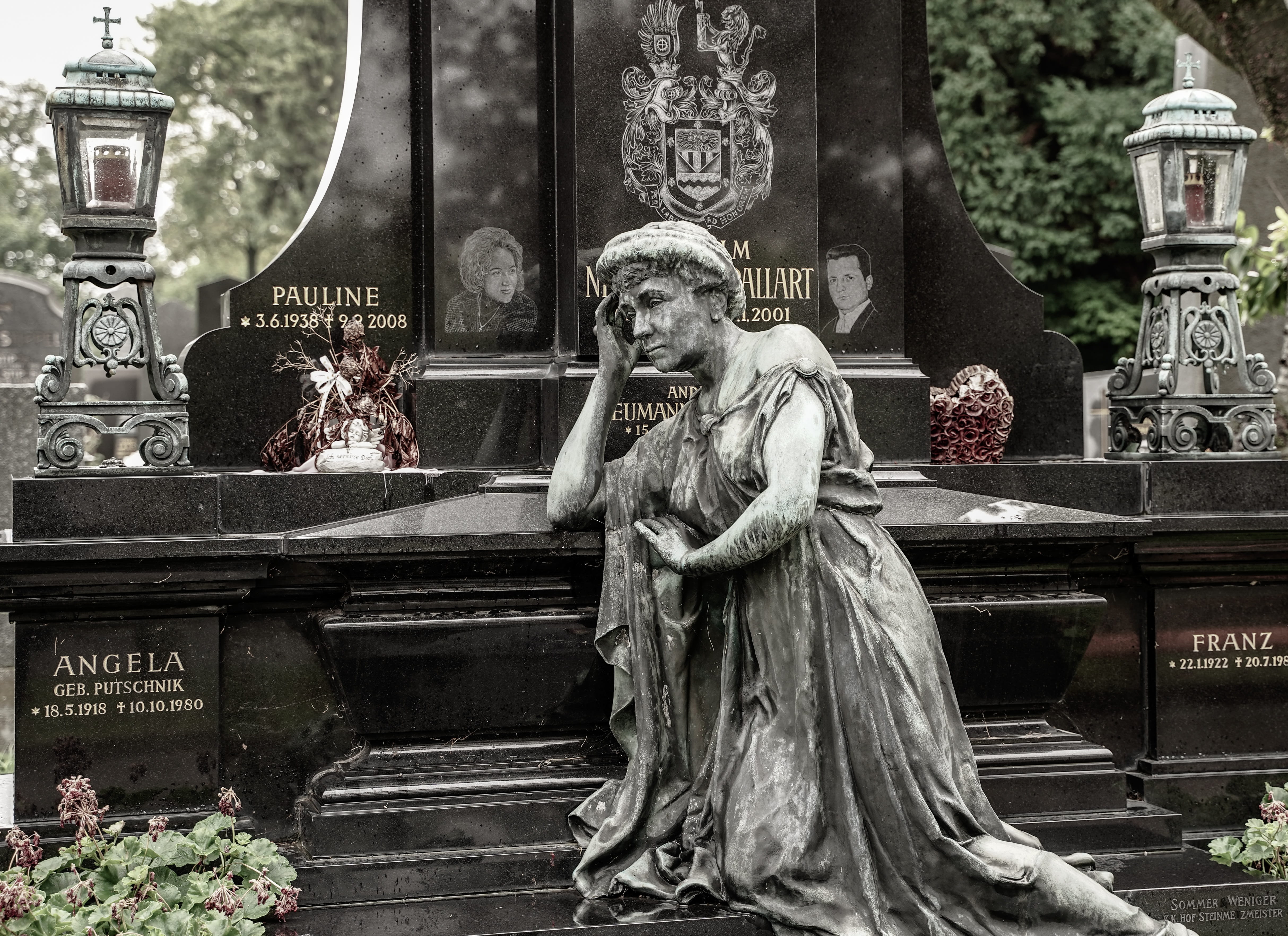tombstone, passed away, austria, death, built structure, representation, architecture, belief, pray, day, building exterior, female likeness, religion, HD Wallpaper