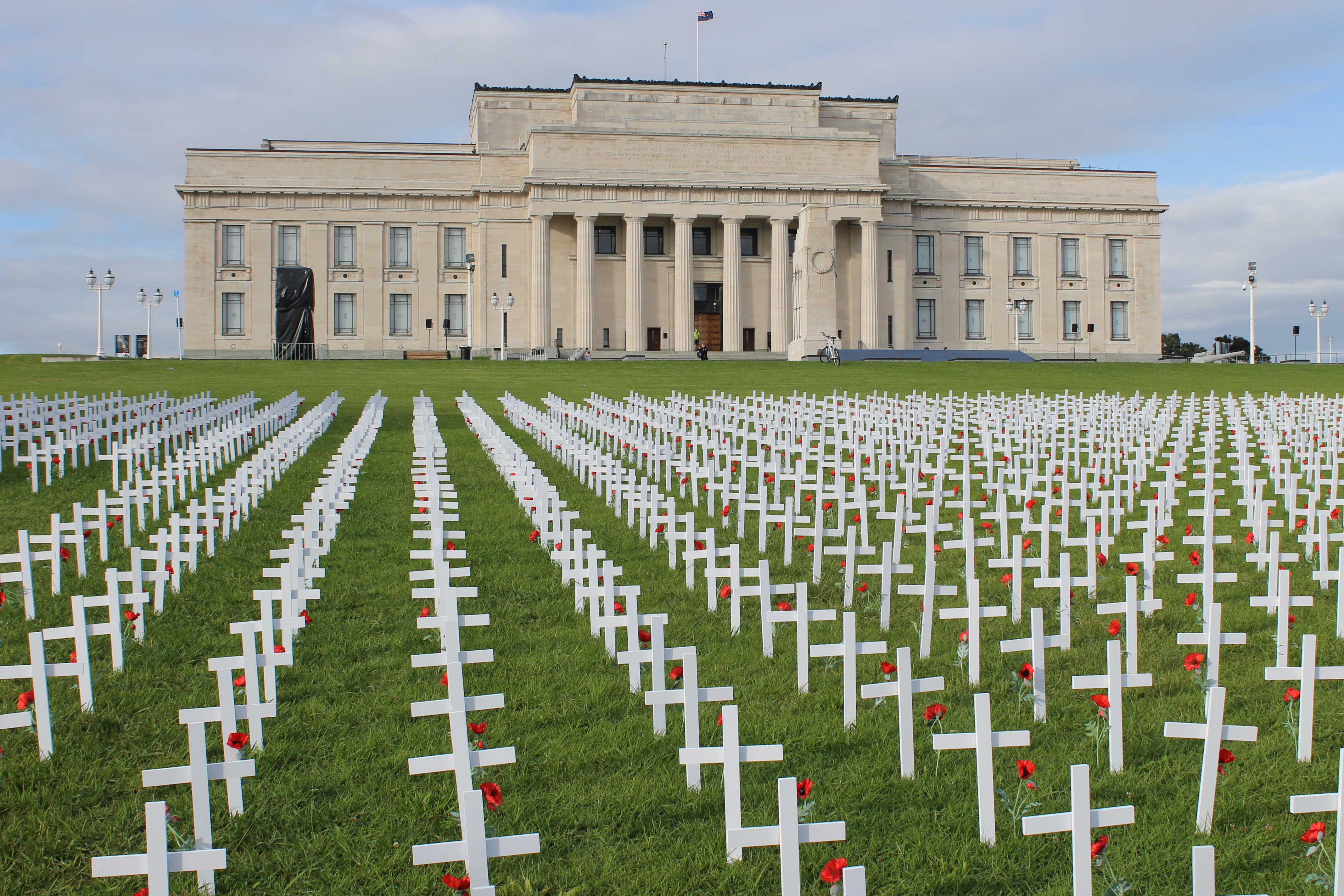 government, grass, travel, remembrance, armistice, cross, plant, anzac, memory, day, history, incidental people, november, poppies, the past, building exterior, HD Wallpaper