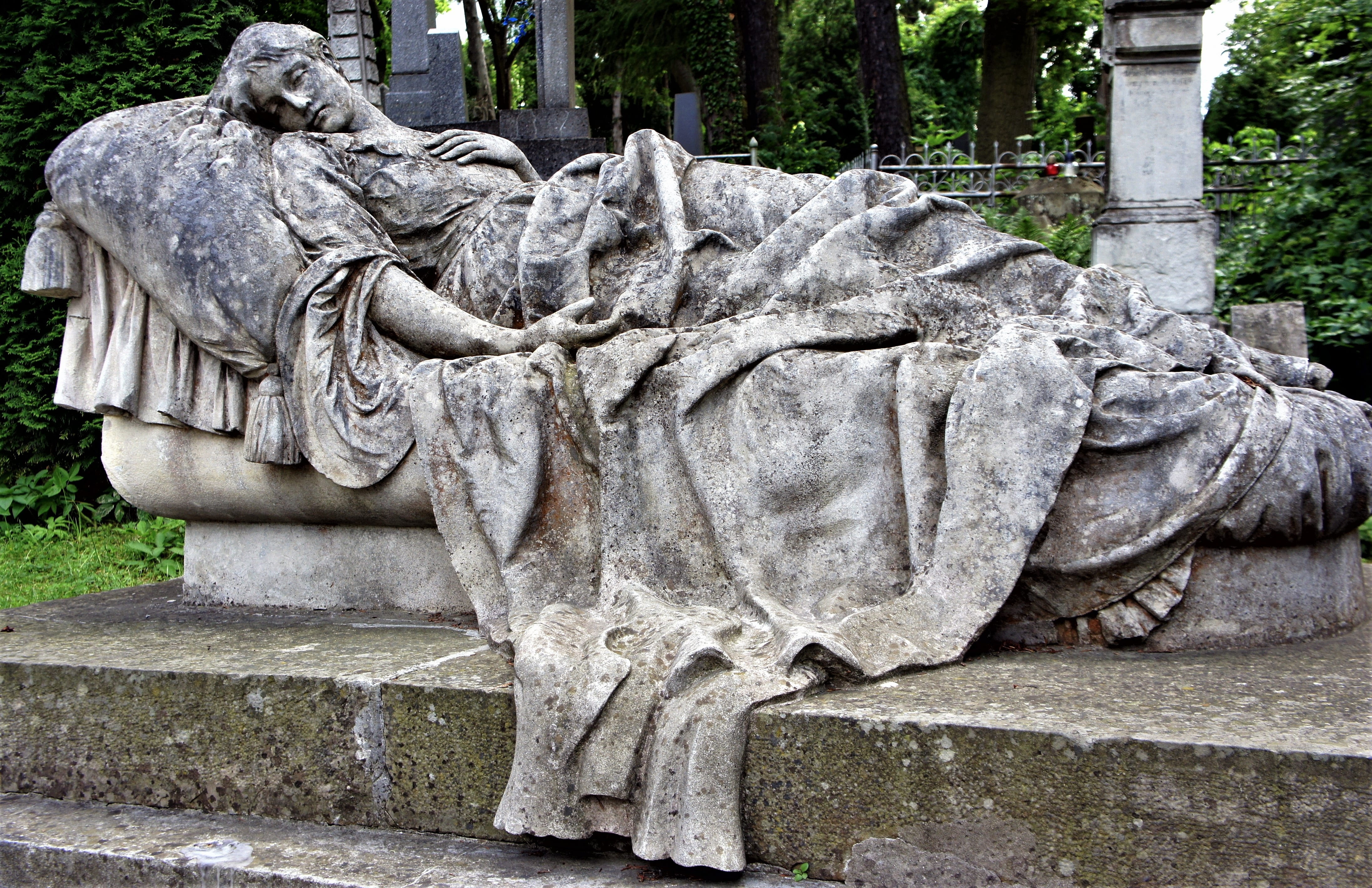 chaise, tomb, day, woman, graveyard, ukraine, outdoors, old, statue, grave, monument, male likeness, human representation, nature, creativity, stone material, HD Wallpaper