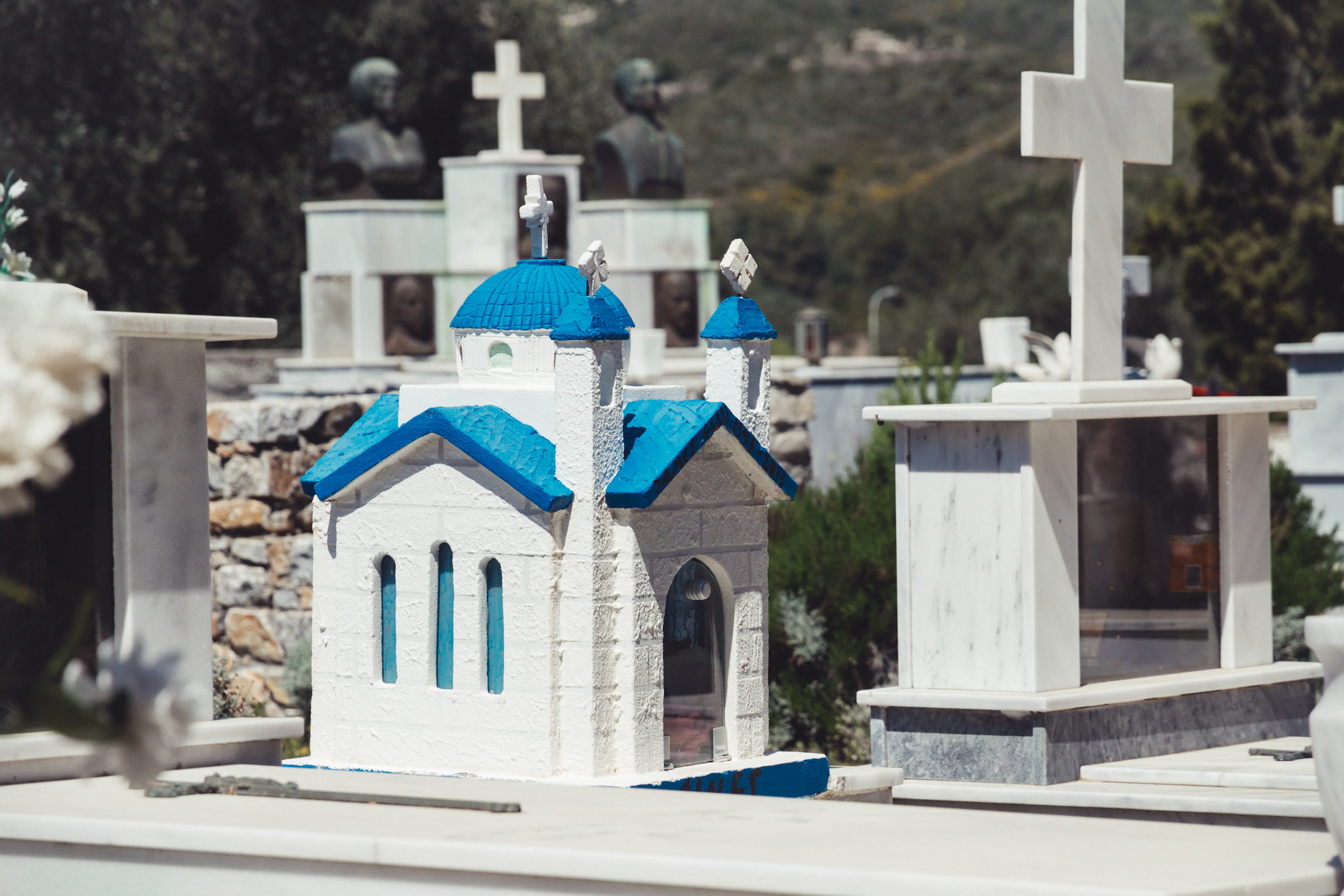gravestone, spirituality, day, cross, greece, grave, rhodes, 2K, built structure, focus on foreground, belief, white color, place of worship, nature, blue, HD Wallpaper