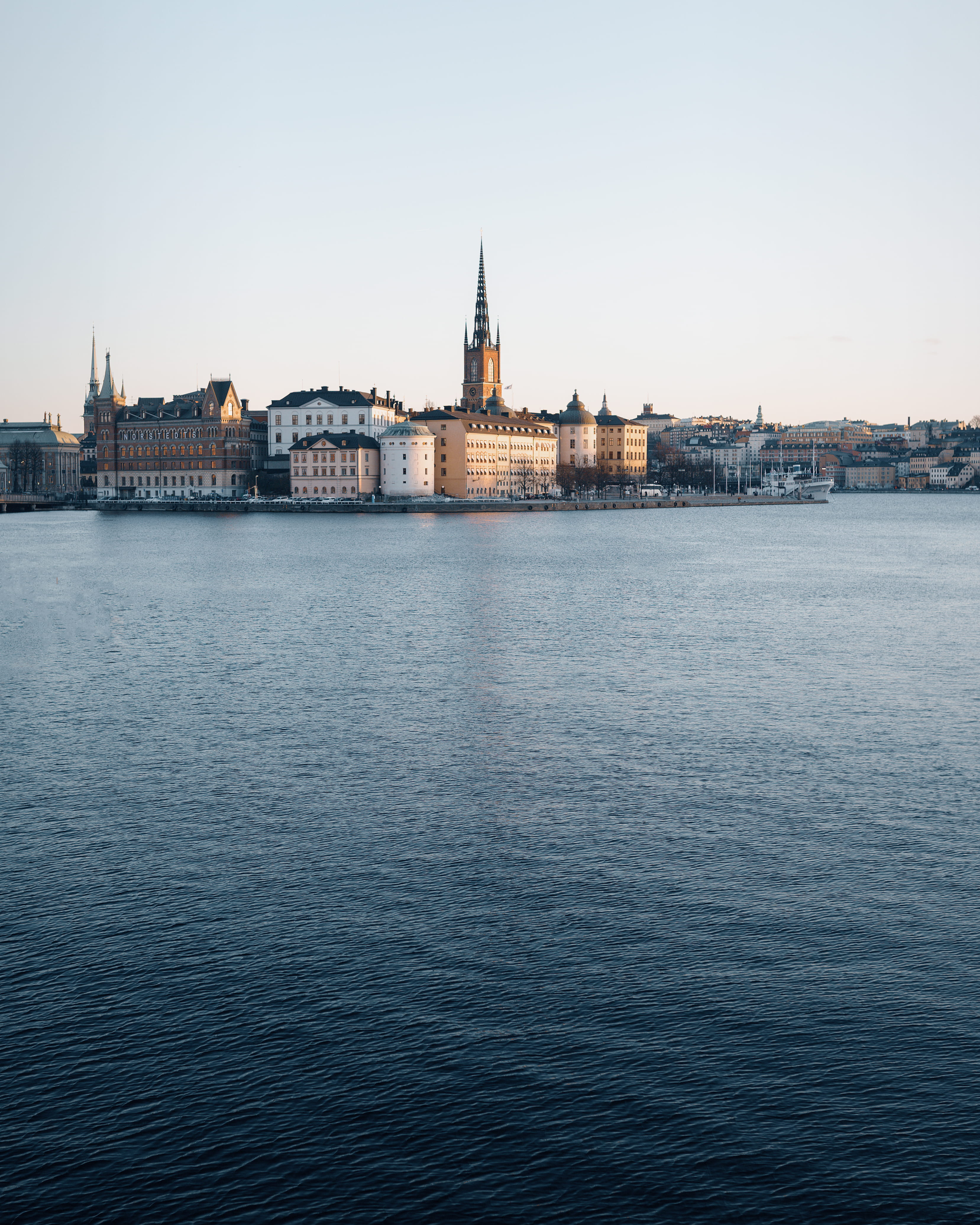 sky, no people, water, travel, spire, sunny, building, day, architecture, sverige, clear sky, building exterior, nature, river, houses, travel destinations, Phone HD Wallpaper
