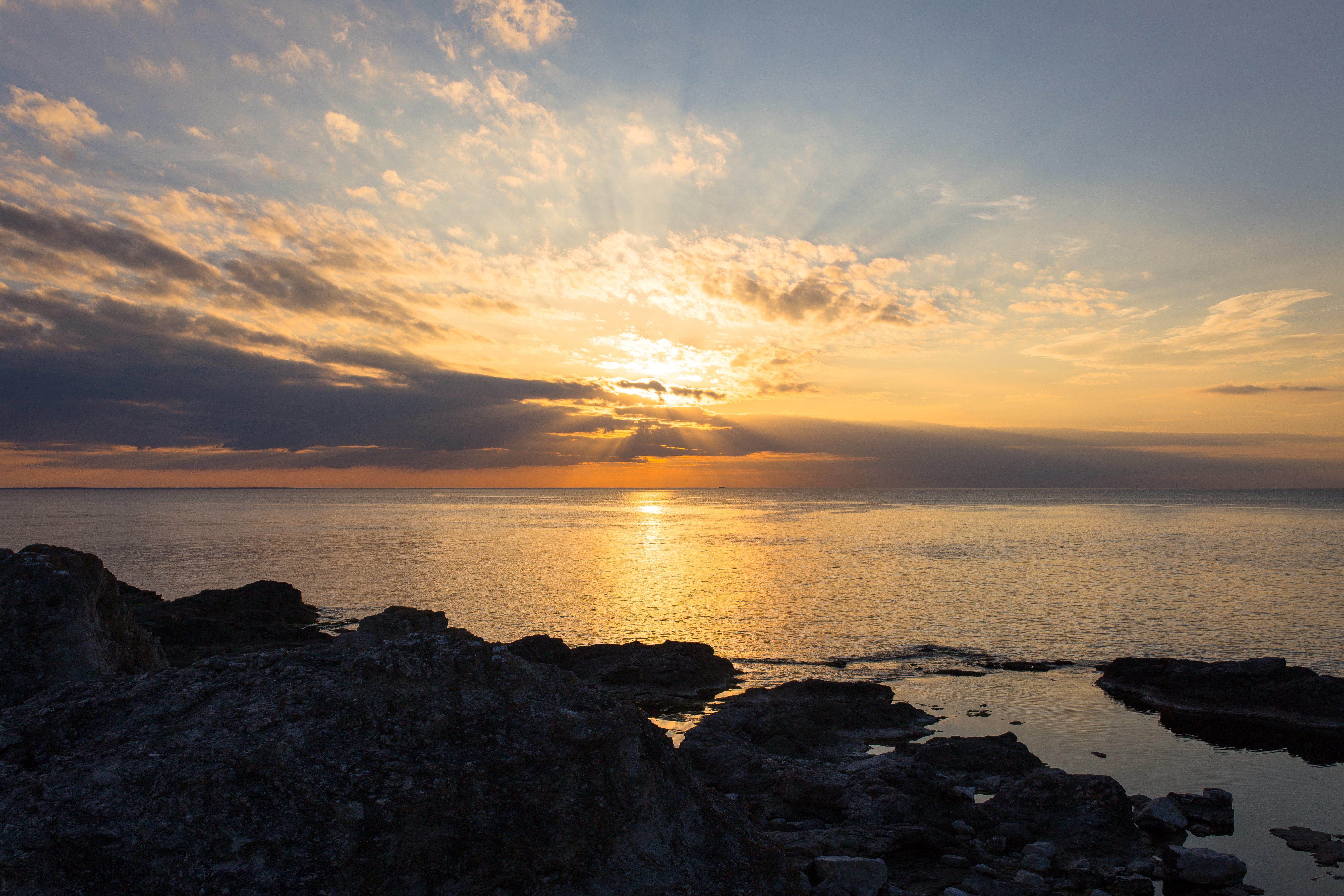 horizon over water, rocky coastline, sun, sea, nature, solid, rock, fårö, 5K, rock - object, land, cloud - sky, gotland, no people, sky, beauty in nature, HD Wallpaper