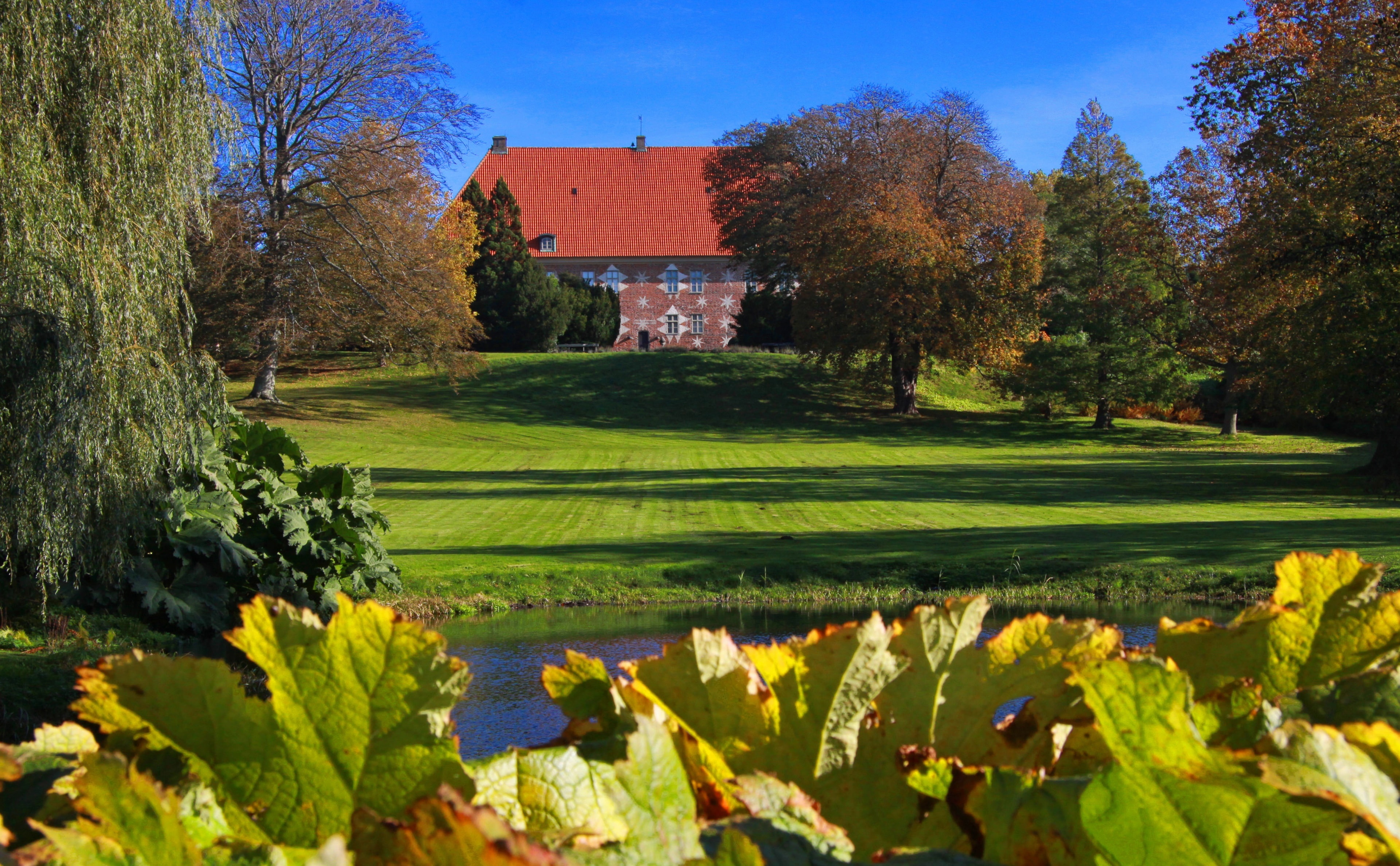 krapperupslott, architecture, green color, Sweden, water, tree, building exterior, tranquility, castle, luxury, nyhamnslage, krapperup, sky, kullahalvon, HD Wallpaper