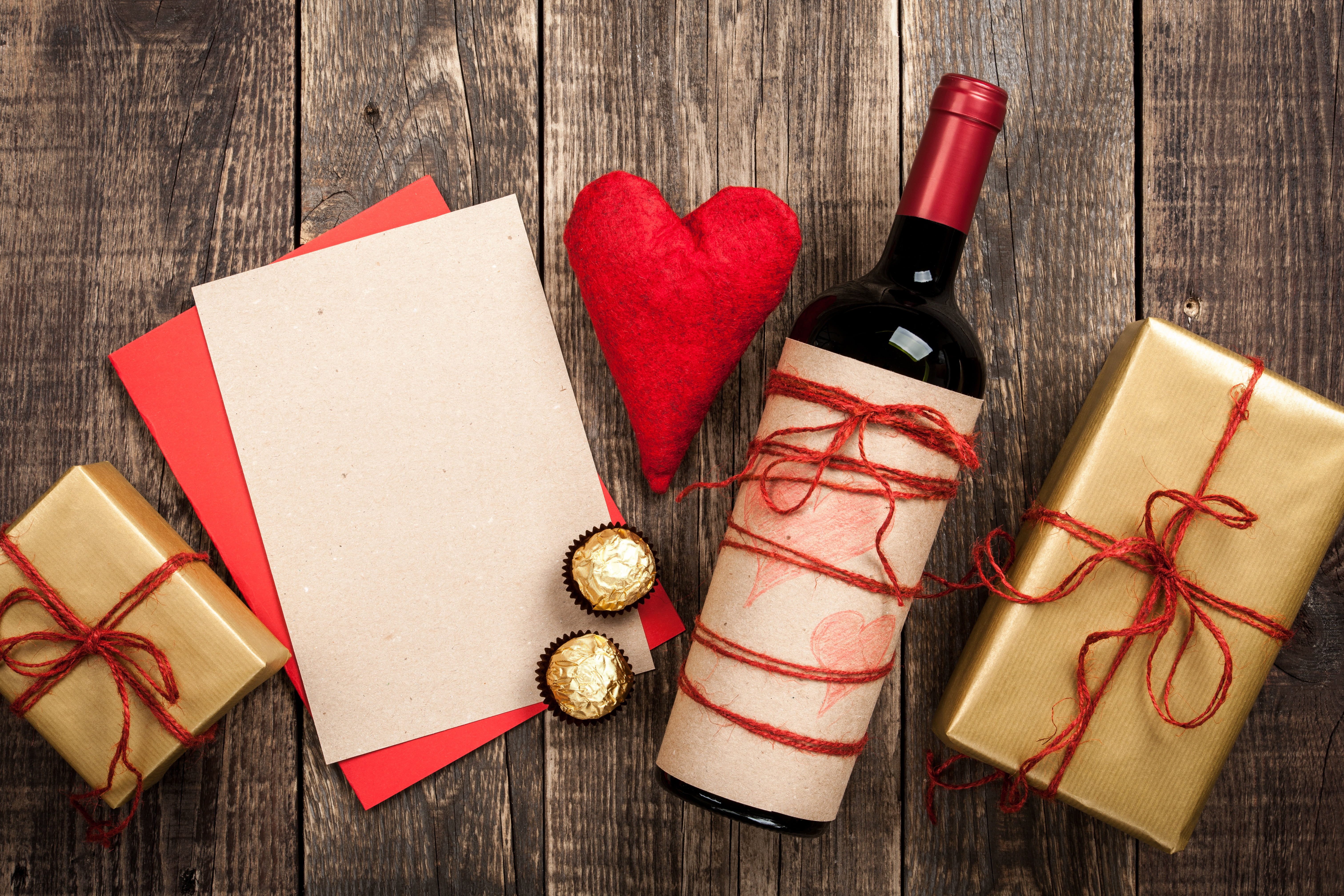 wood, red, hearts, 5K, wine, Valentines Day, gift, bottle, heart, love, romantic, HD Wallpaper