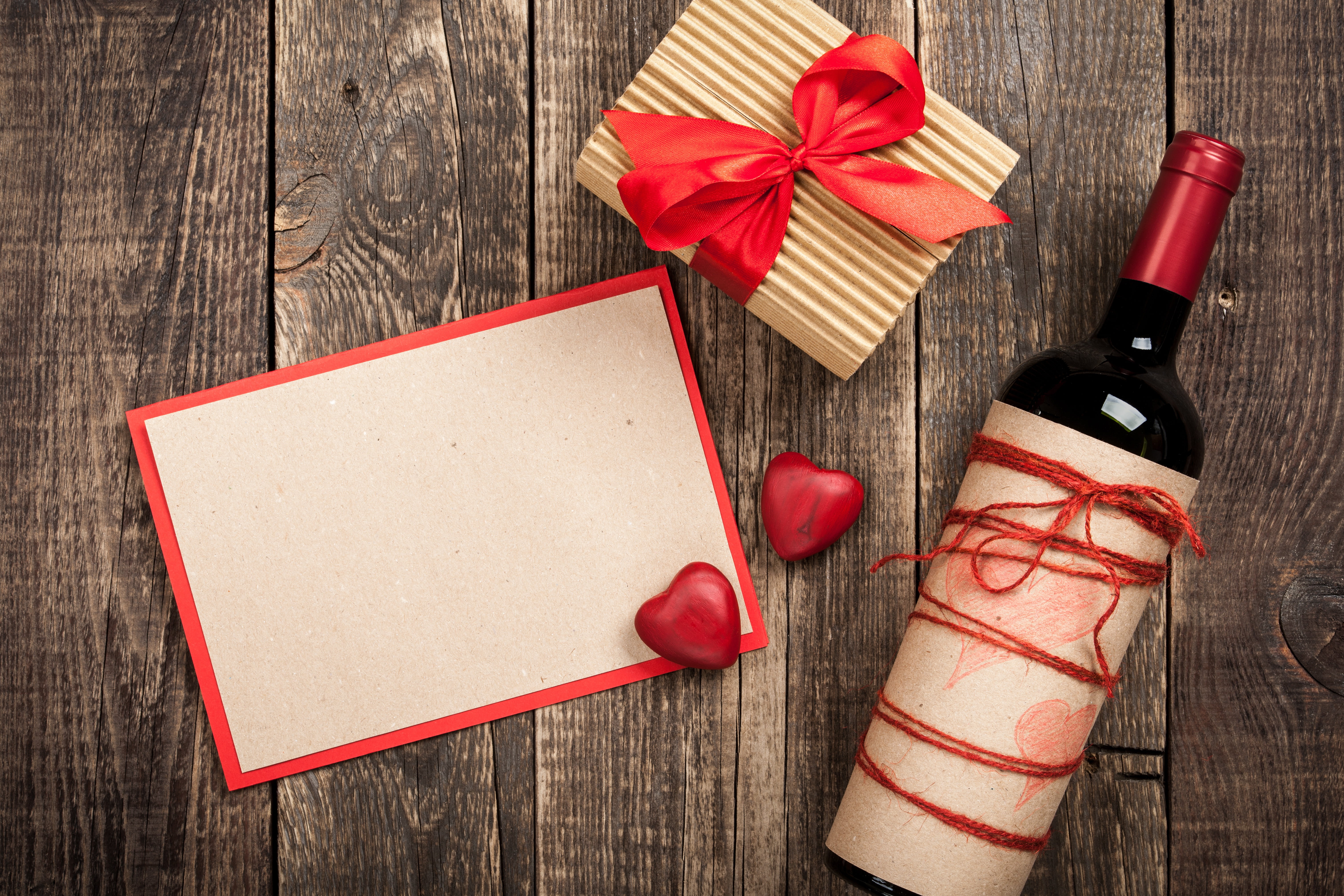 5K, red, Valentines Day, gift, wood, hearts, romantic, love, wine, heart, bottle, HD Wallpaper