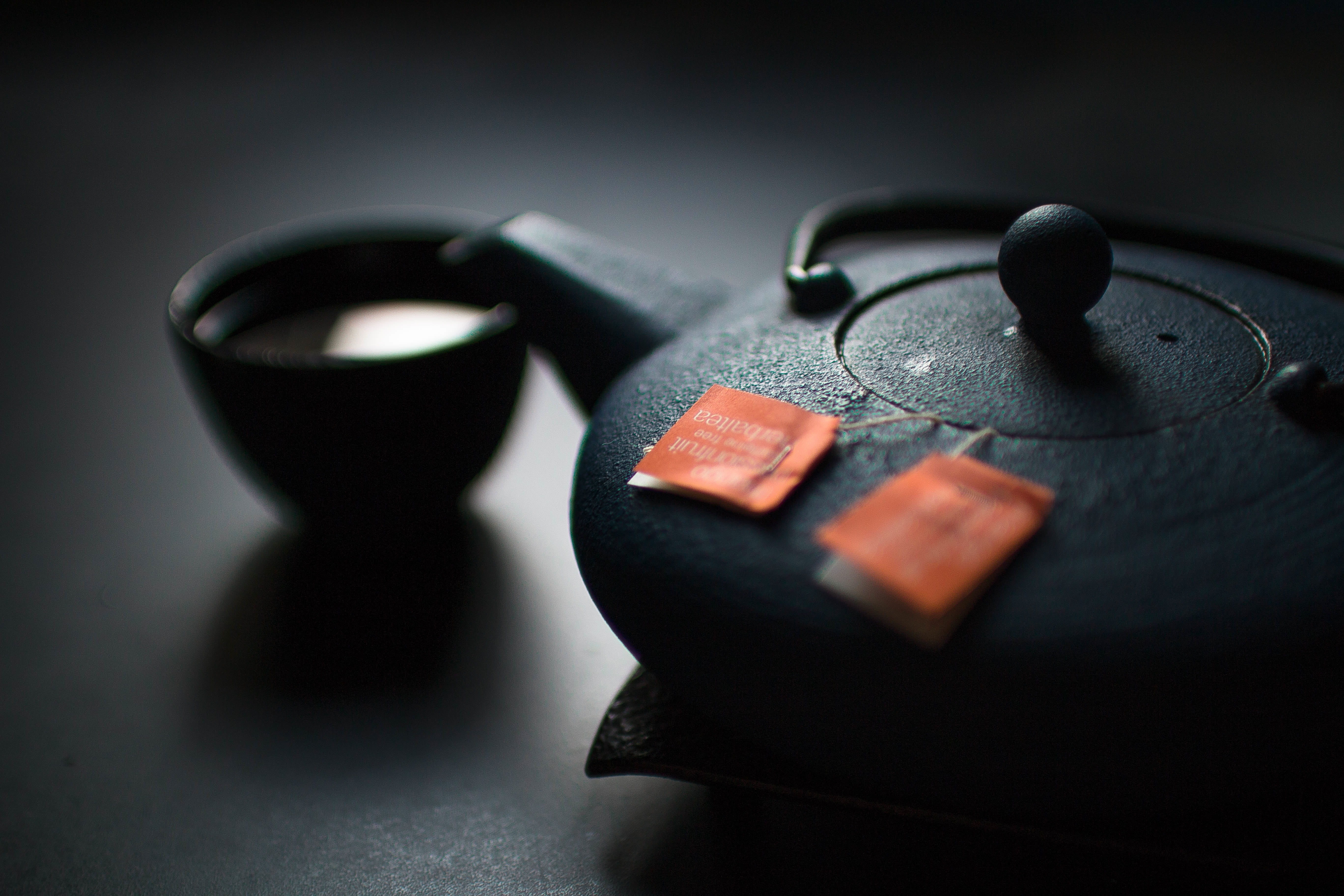 hot, drinks, shadow, indoors, japan, cups, brew, preparation, metal, handgun, drink, food and drink, black, teabags, security, porcelain, close-up, ceramic, HD Wallpaper