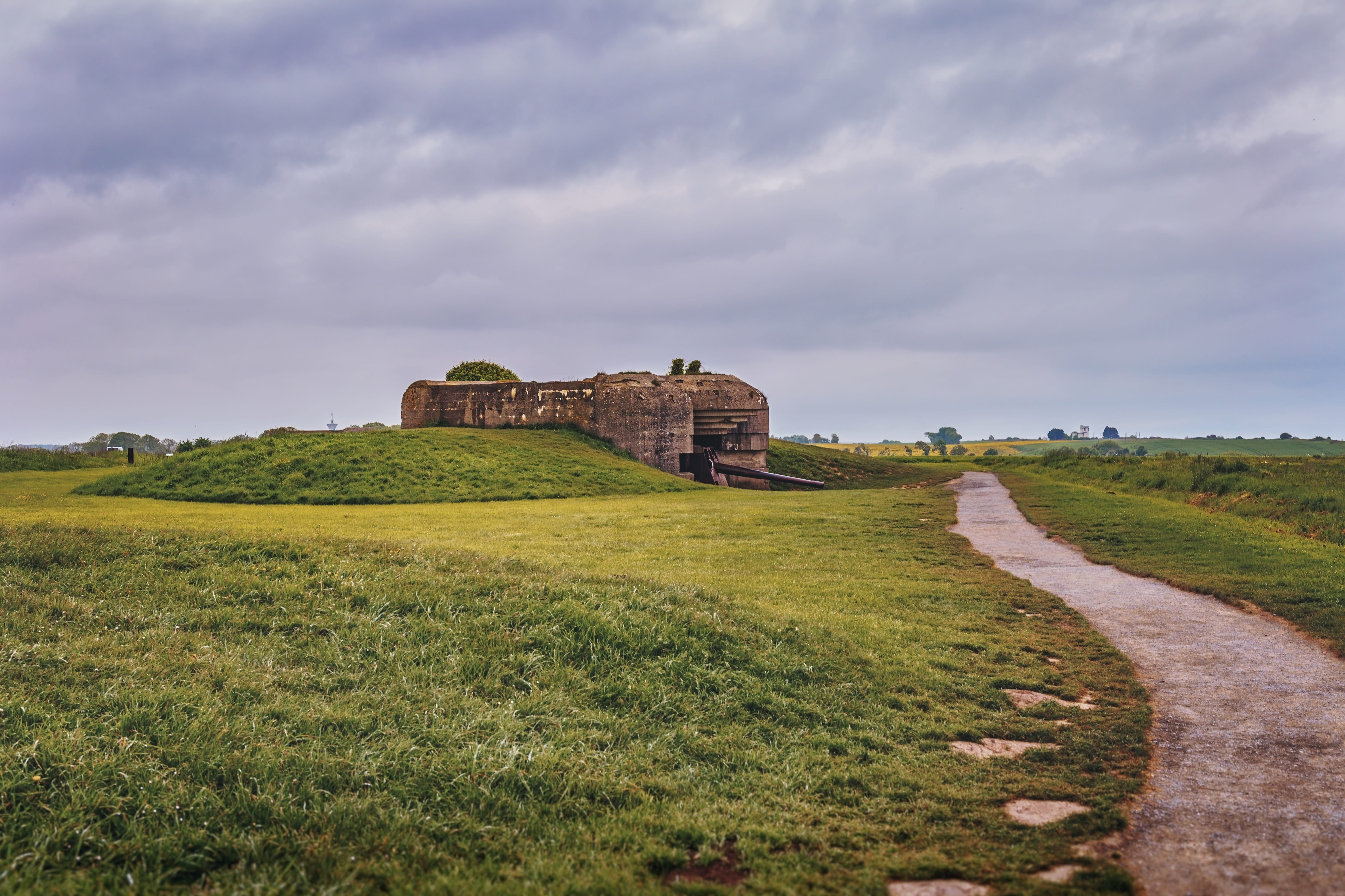longues sur mer, ruined, outdoors, environment, tourism, travel destinations, travel, archaeology, german, green color, land, near, 5K, battlefield, combat, HD Wallpaper