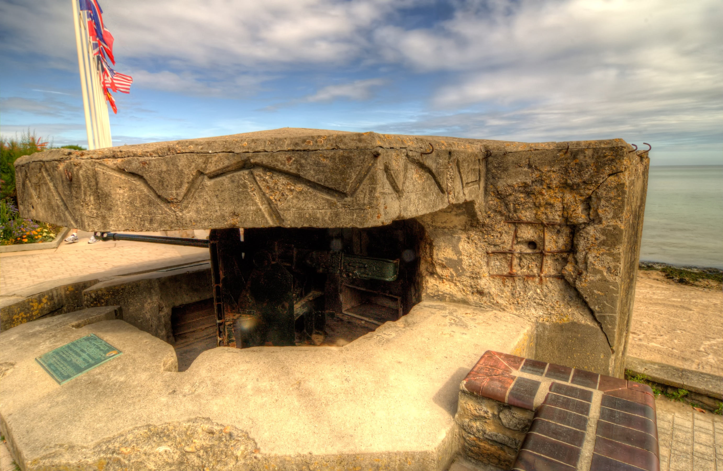 solid, military domain, sky, defensive work, cloud - sky, architecture, war, no people, blockhaus, st aubin sur mer, france, land, normandy, flag, nature, HD Wallpaper