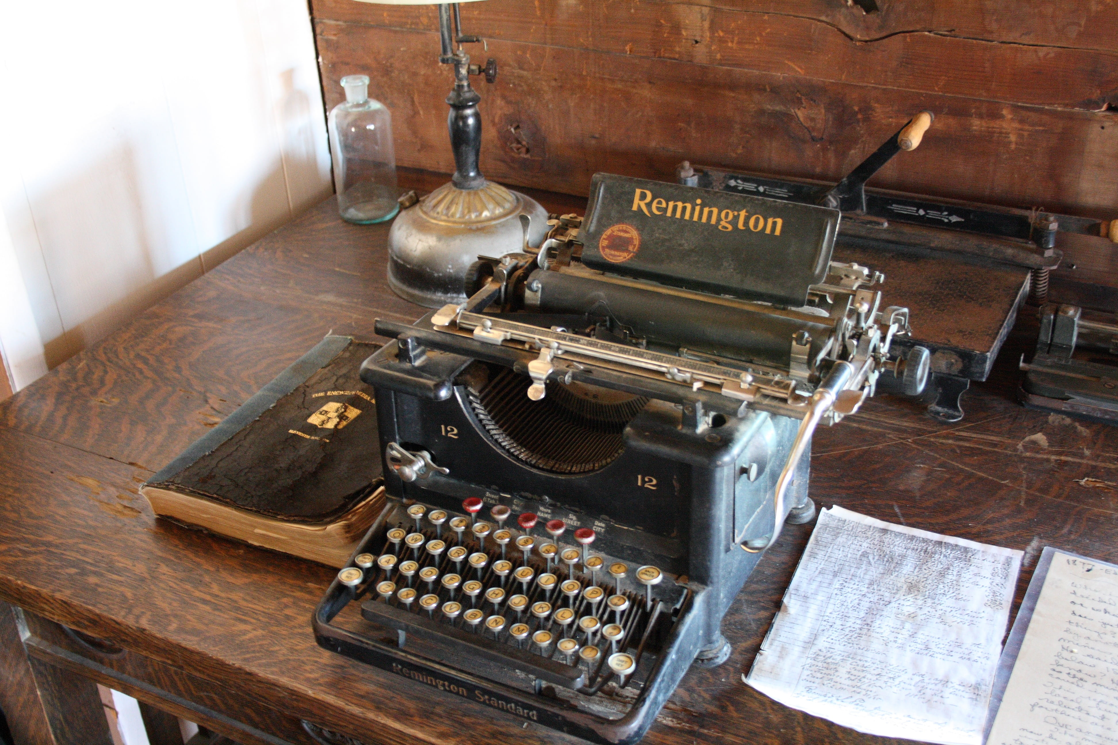 the past, obsolete, text, author, writing, journalist, high angle view, technology, black, history, white, manufacturing equipment, equipment, no people, HD Wallpaper