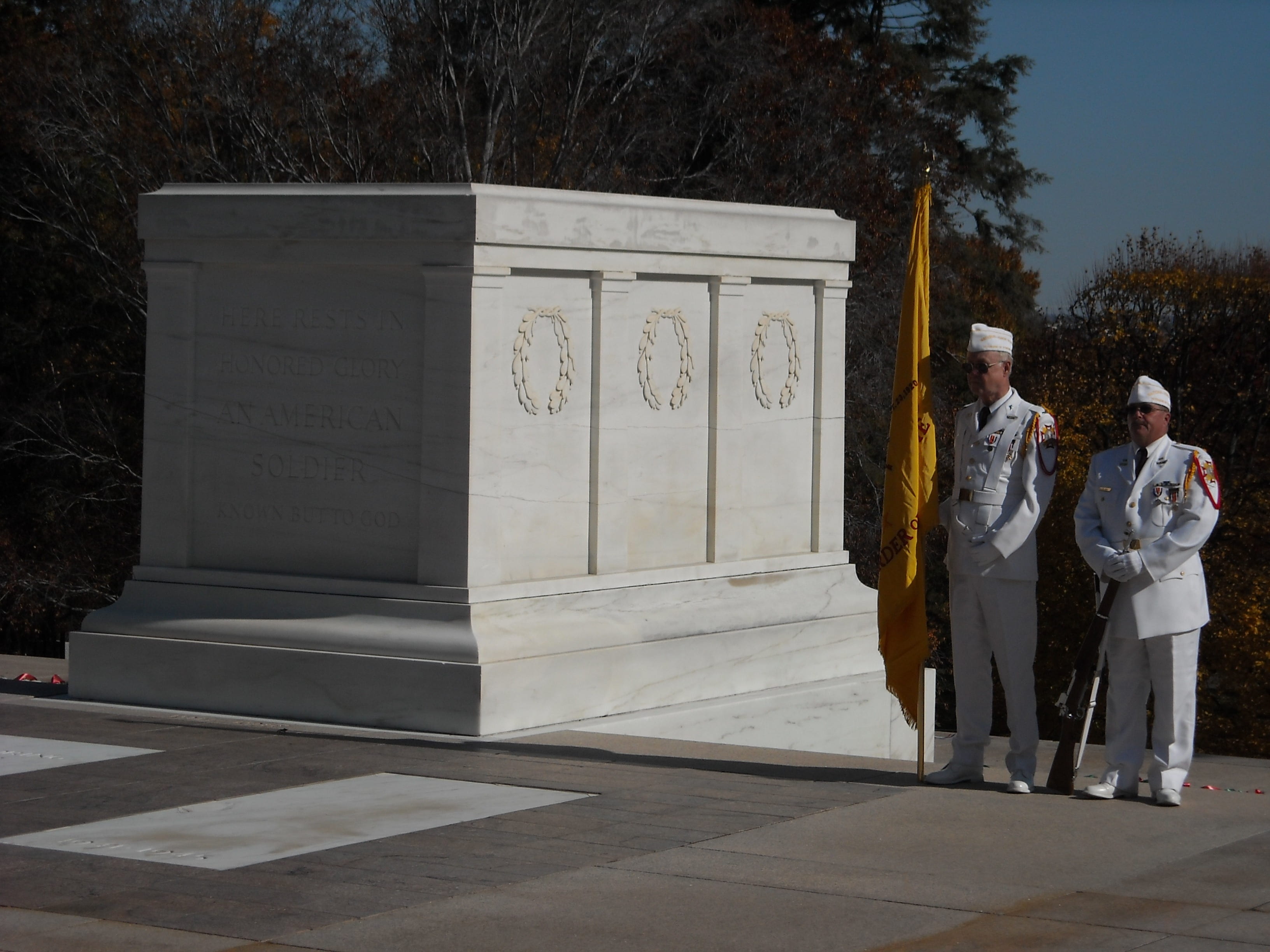 standing, arlington national cemetery, monument, plant, leisure activity, architecture, males, tomb, memorial, mature men, adult, women, unknown soldier, HD Wallpaper