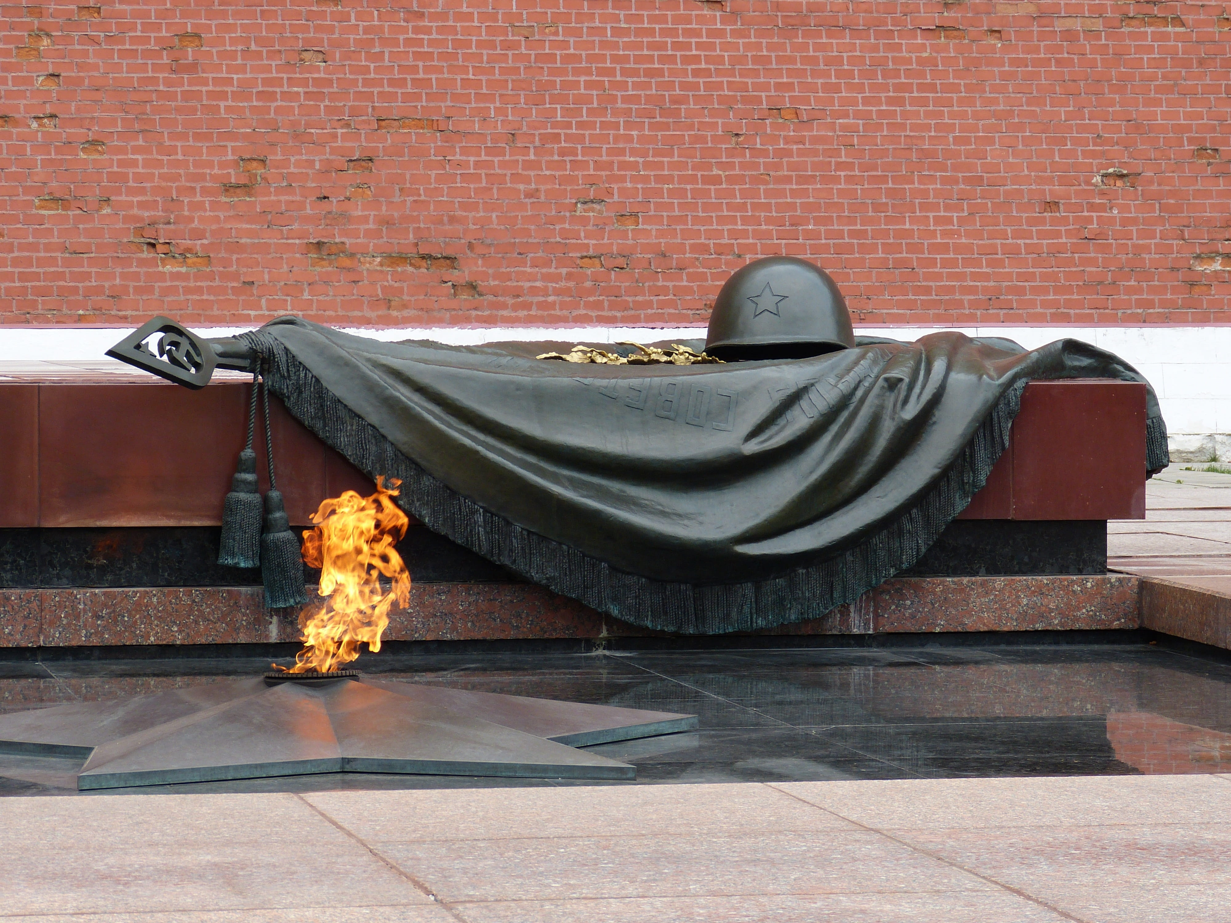 architecture, 4K, flame, burning, Unknown Soldier, helm, war, city, Capital, mourning, wall, brick, nautical vessel, brick wall, brown, Russia, moscow, HD Wallpaper