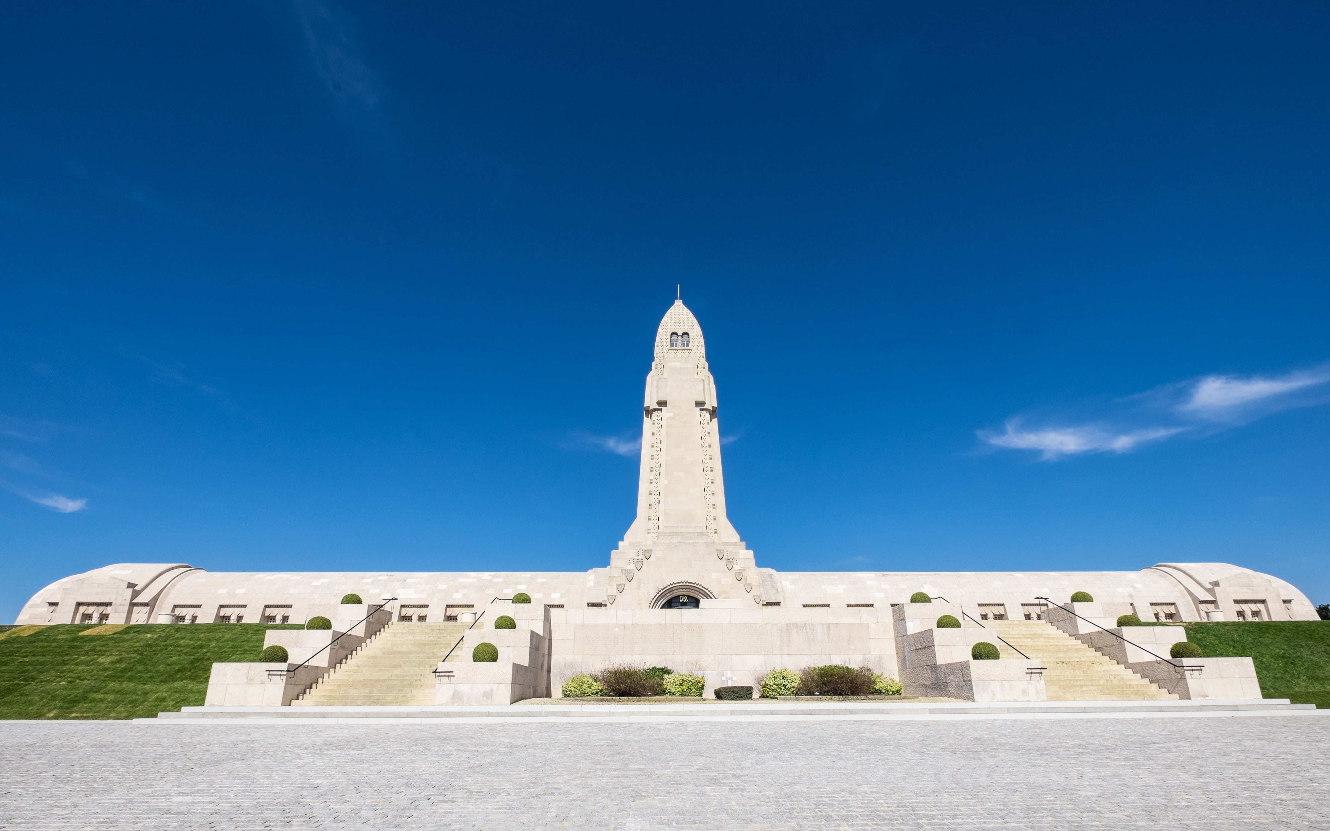 built structure, clear sky, sky, soldiers, monument, architecture, no people, cemetery, nature, the past, building exterior, outdoors, building, war, day, HD Wallpaper