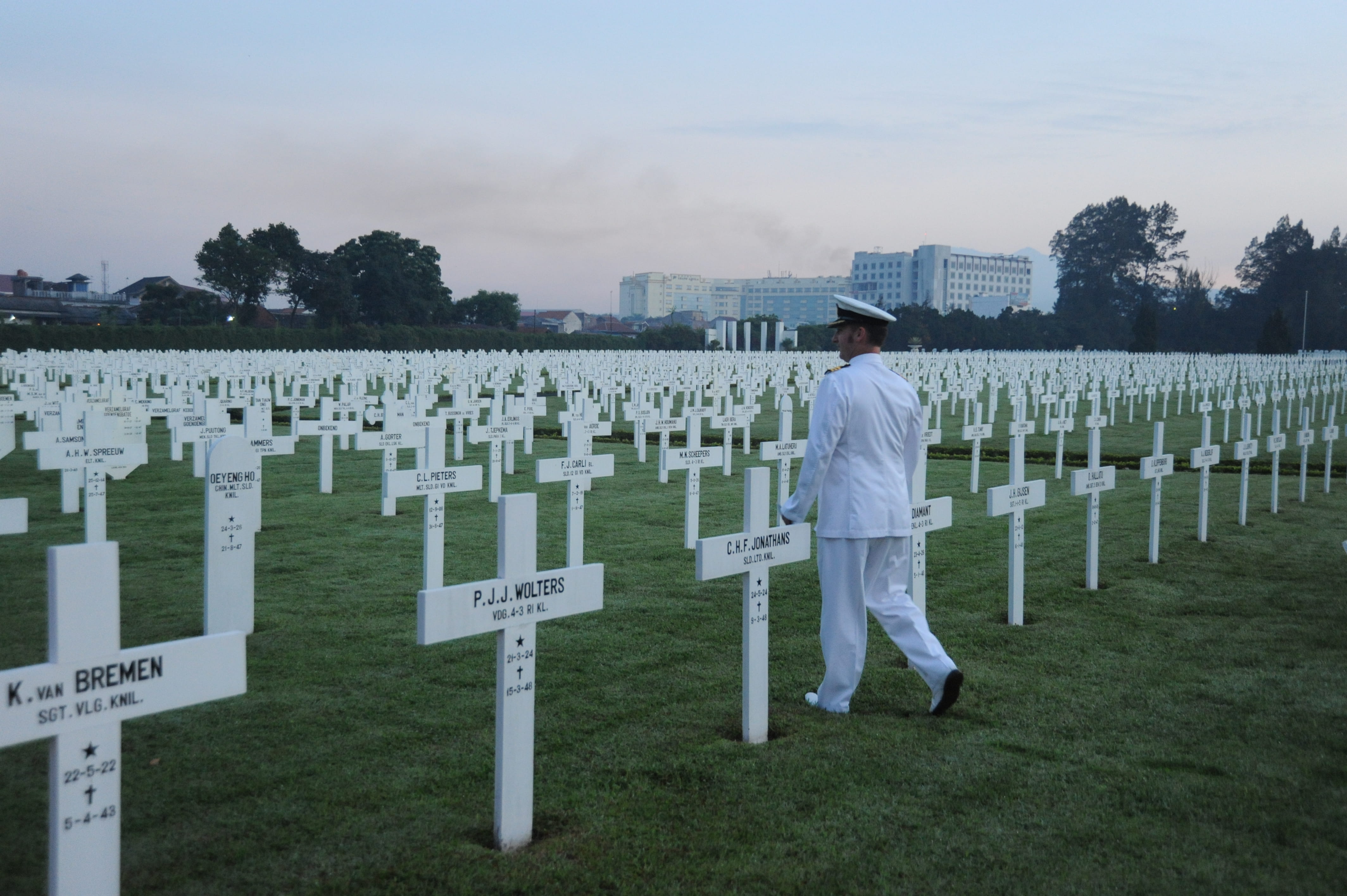 architecture, full length, stone, standing, real people, plant, uniform, people, memorial, sky, grave, 4K, nature, cross, peace, indonesia, dutch war cemetery, HD Wallpaper