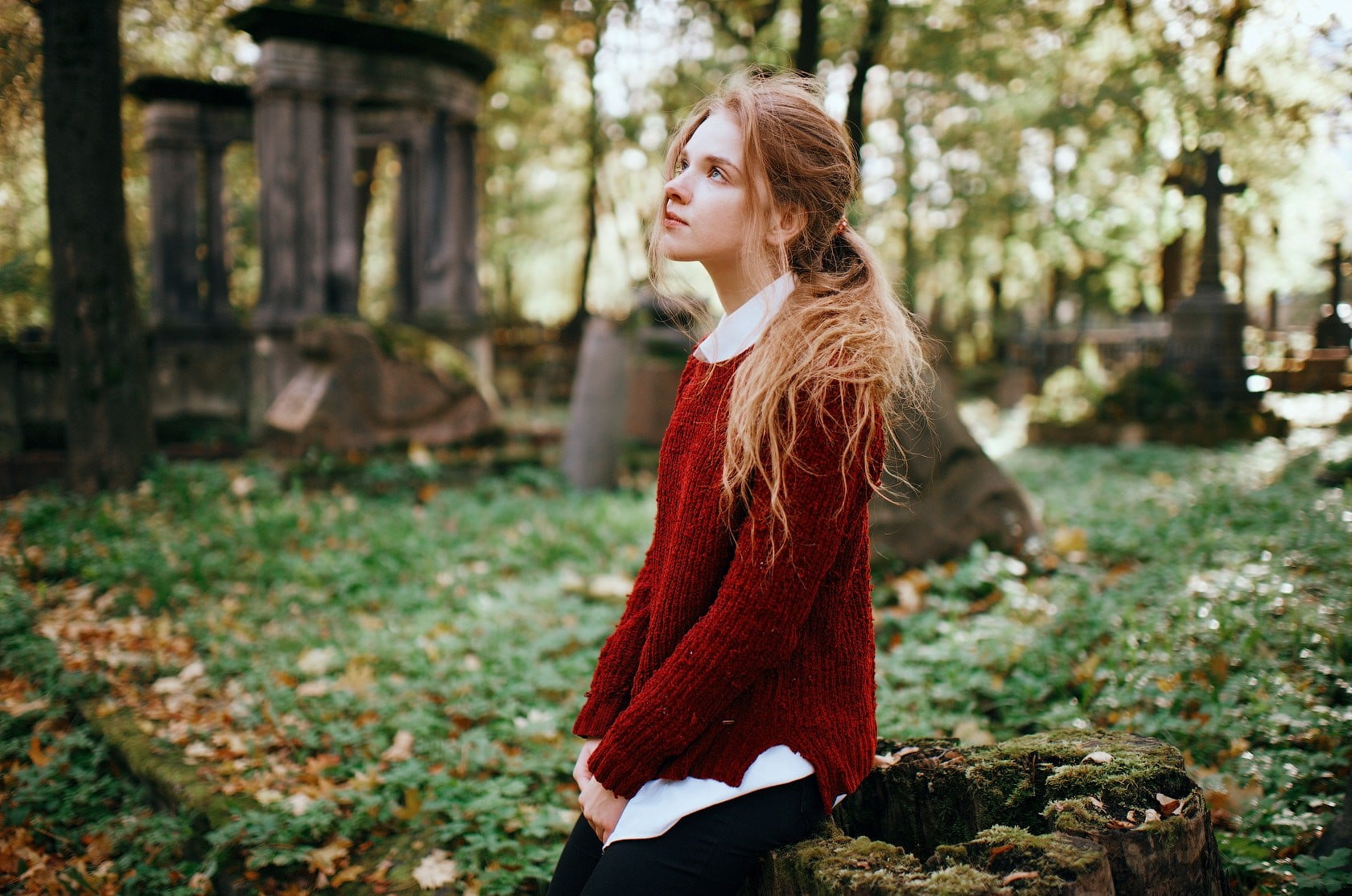 model, beautiful woman, depth of field, women, lifestyles, outdoors, beauty, blonde, young women, focus on foreground, looking into the distance, Marat Safin, HD Wallpaper
