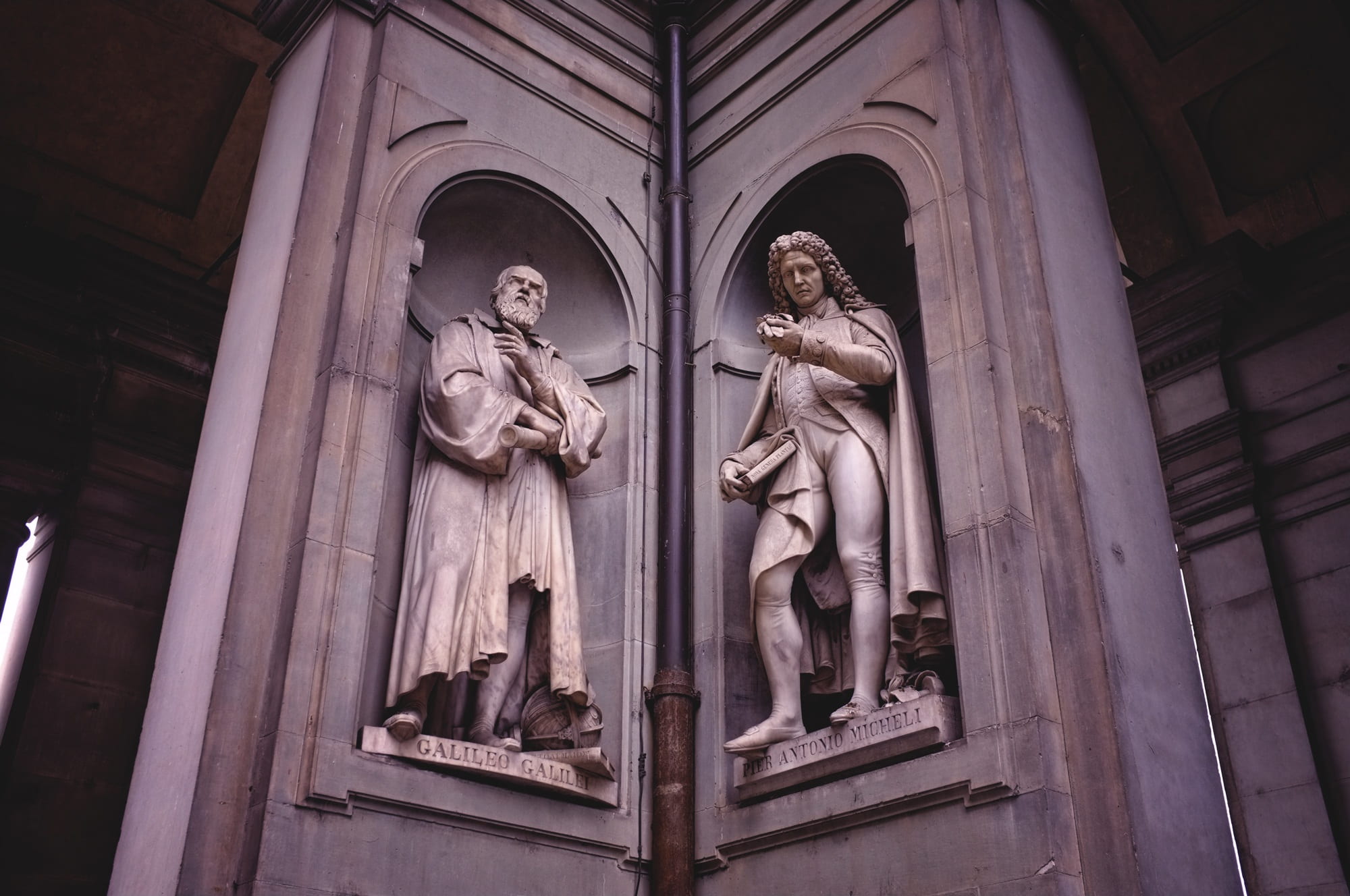 male likeness, florence, the past, statue, sculpture, place of worship, spirituality, belief, low angle view, history, human representation, creativity, HD Wallpaper