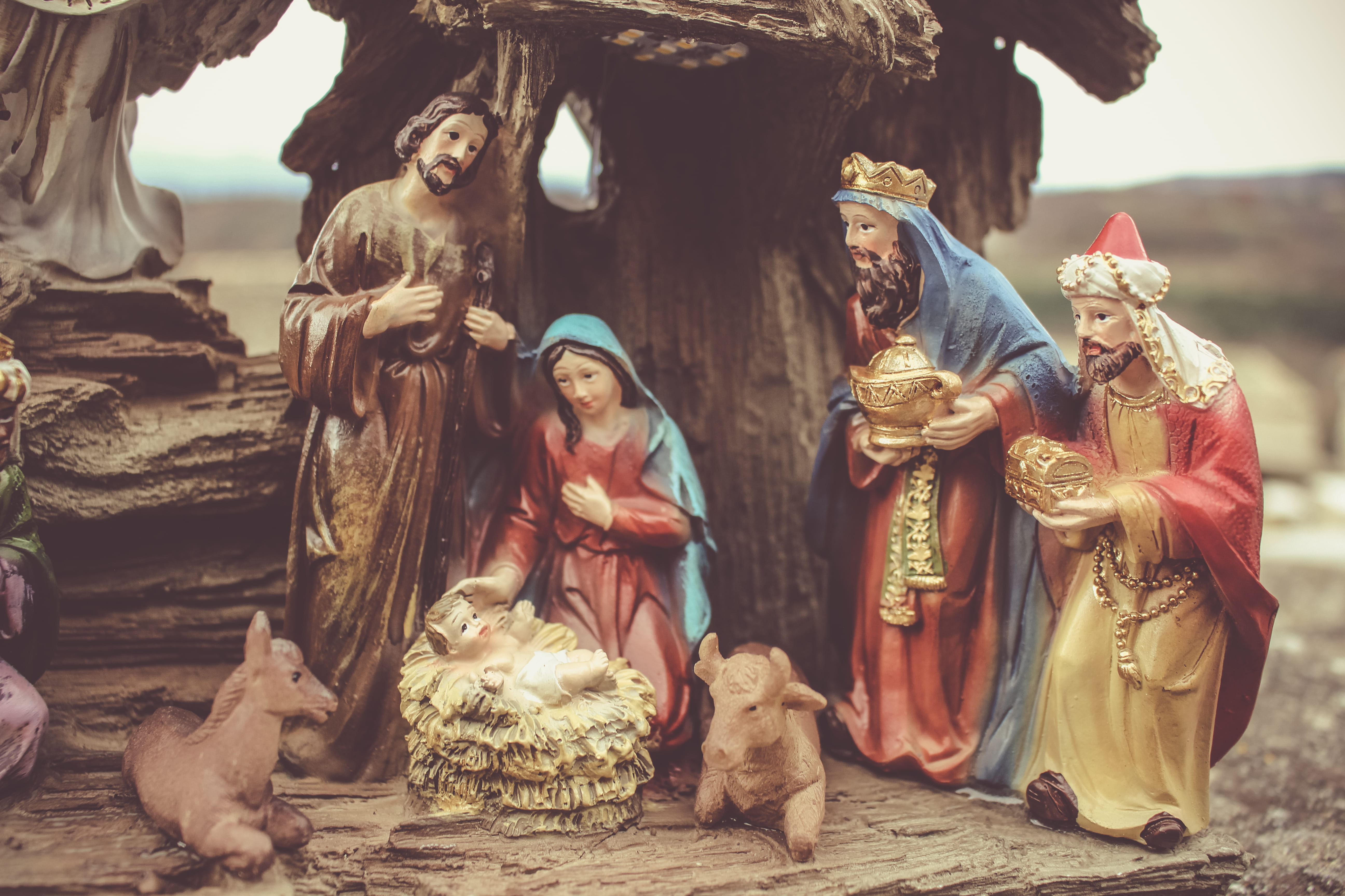 religion, manger, female likeness, domestic animals, day, statue, sculpture, mother, figurine, gave, art and craft, no people, mammal, arts culture and entertainment, HD Wallpaper