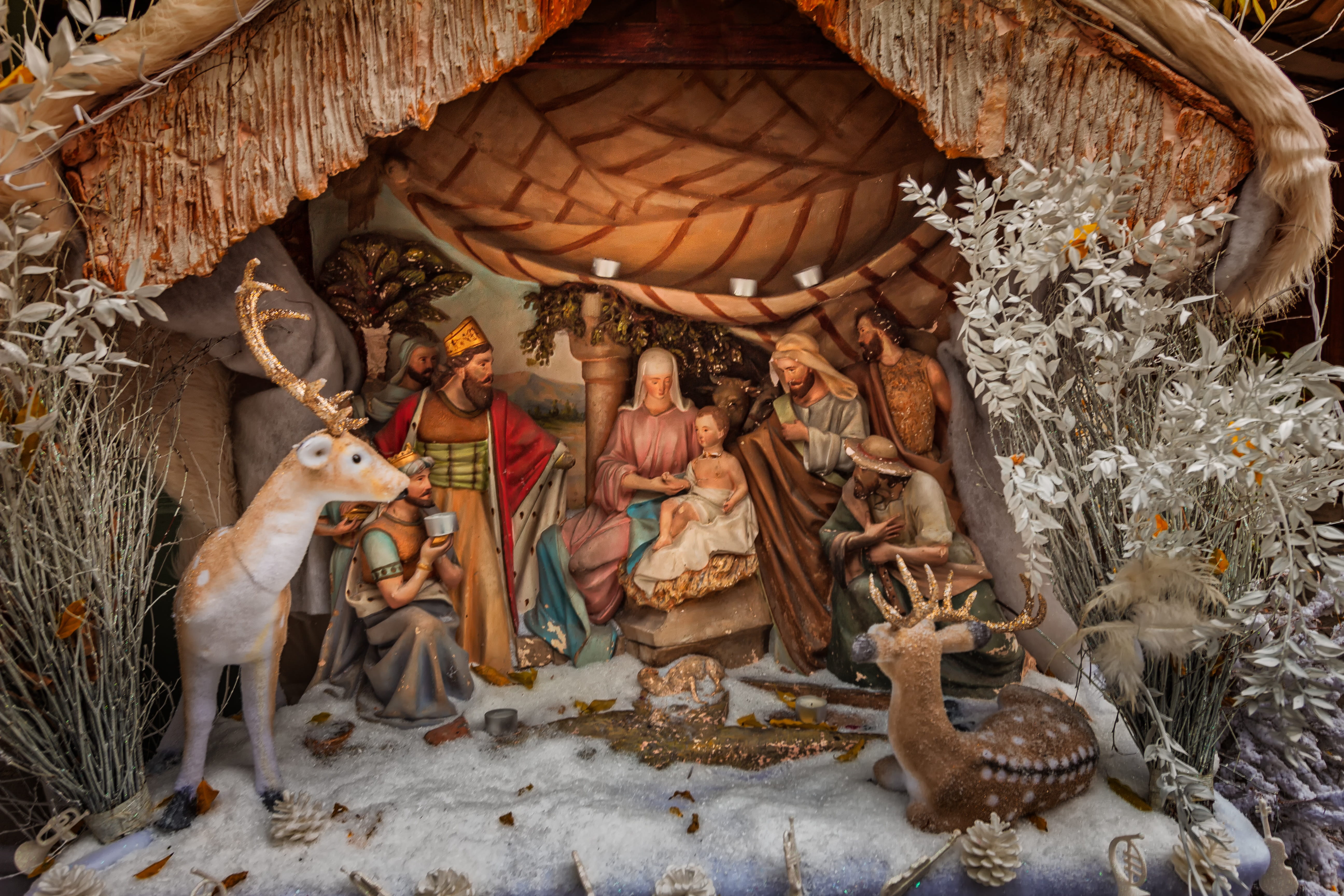 architecture, religion, statue, spirituality, built structure, 5K, christmas, place of worship, manger, sculpture, church, male likeness, no people, art and craft, HD Wallpaper