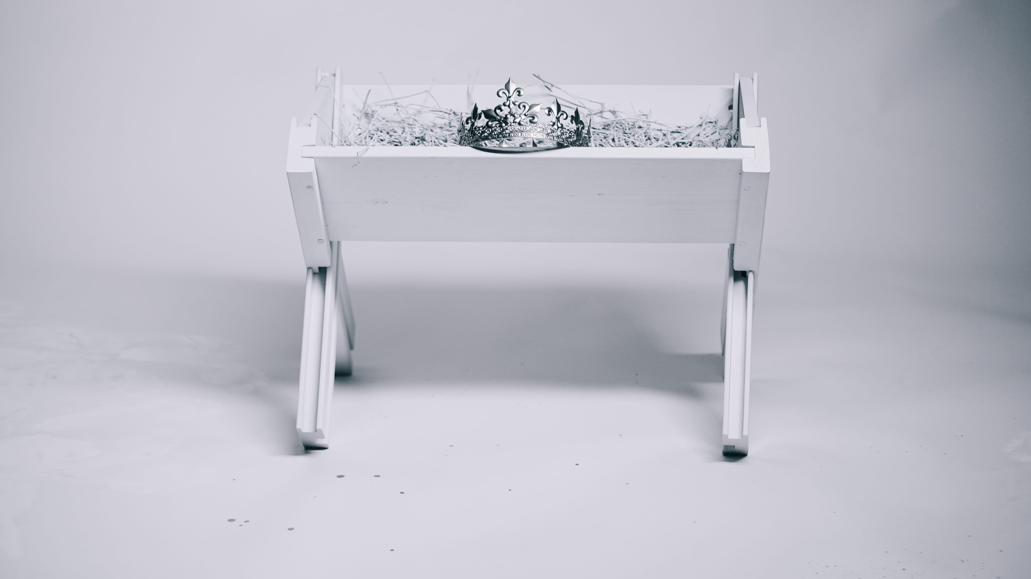 tiara, no people, grayscale, chair, table, indoors, 4K, gray, still life, wealth, furniture, two objects, wooden, crib, photography, empty, flooring, absence, HD Wallpaper