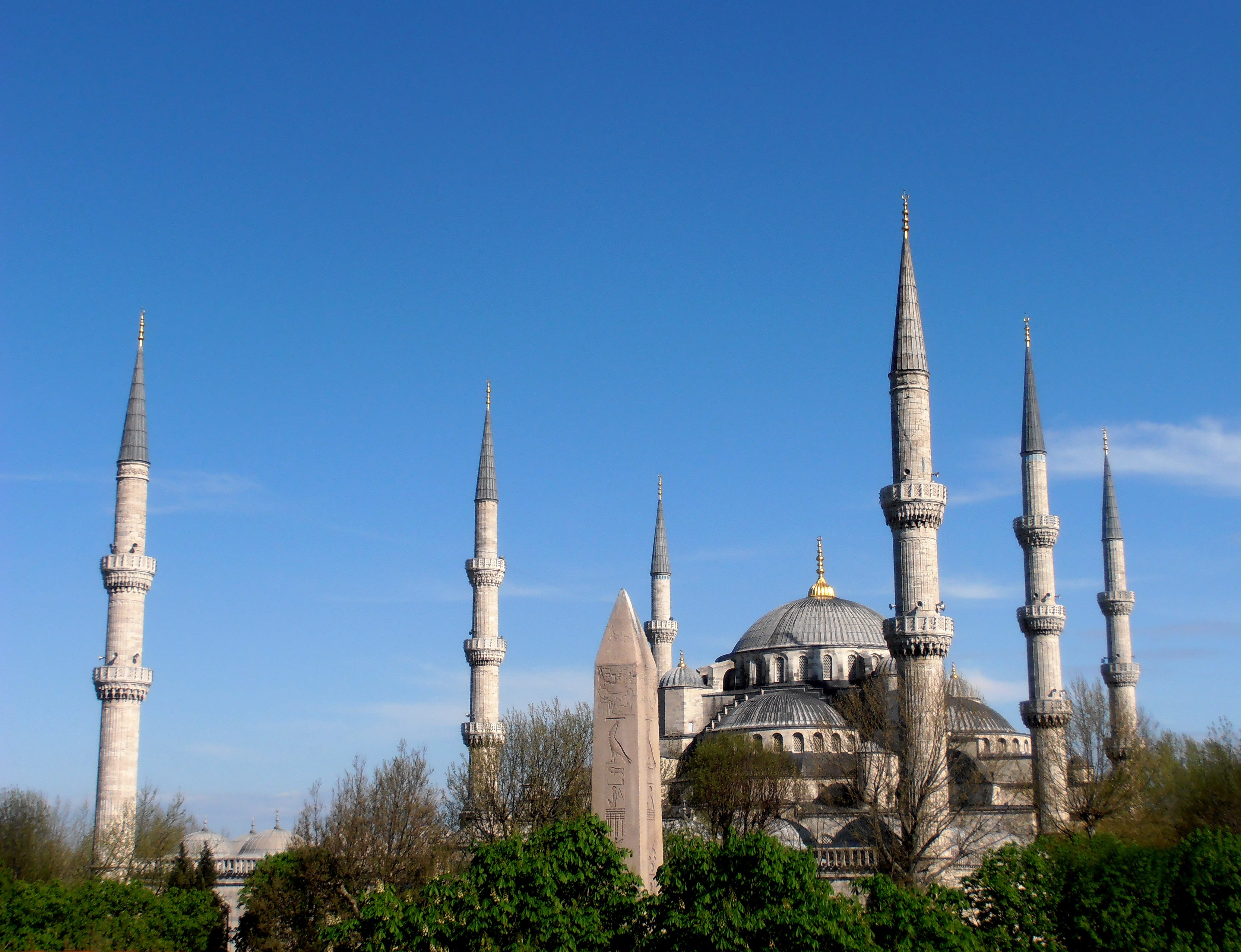 sky, spirituality, travel, spire, place of worship, no people, religious architecture, travel destinations, building exterior, 4K, built structure, minarets, HD Wallpaper