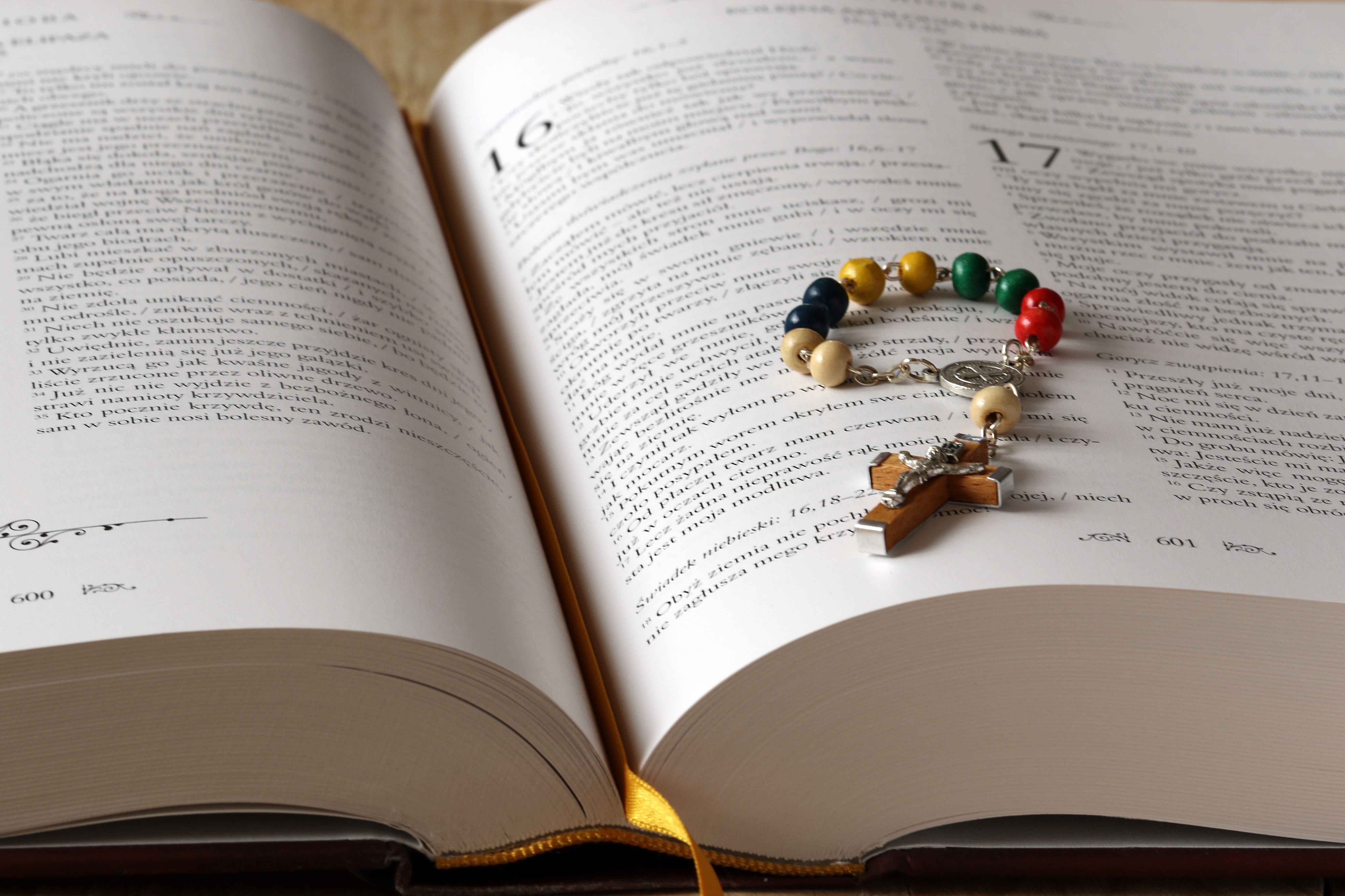 5K, faith, western script, no people, prayer, the scriptures, cross, publication, learning, indoors, wooden, the rosary, wisdom, arts culture and entertainment, HD Wallpaper