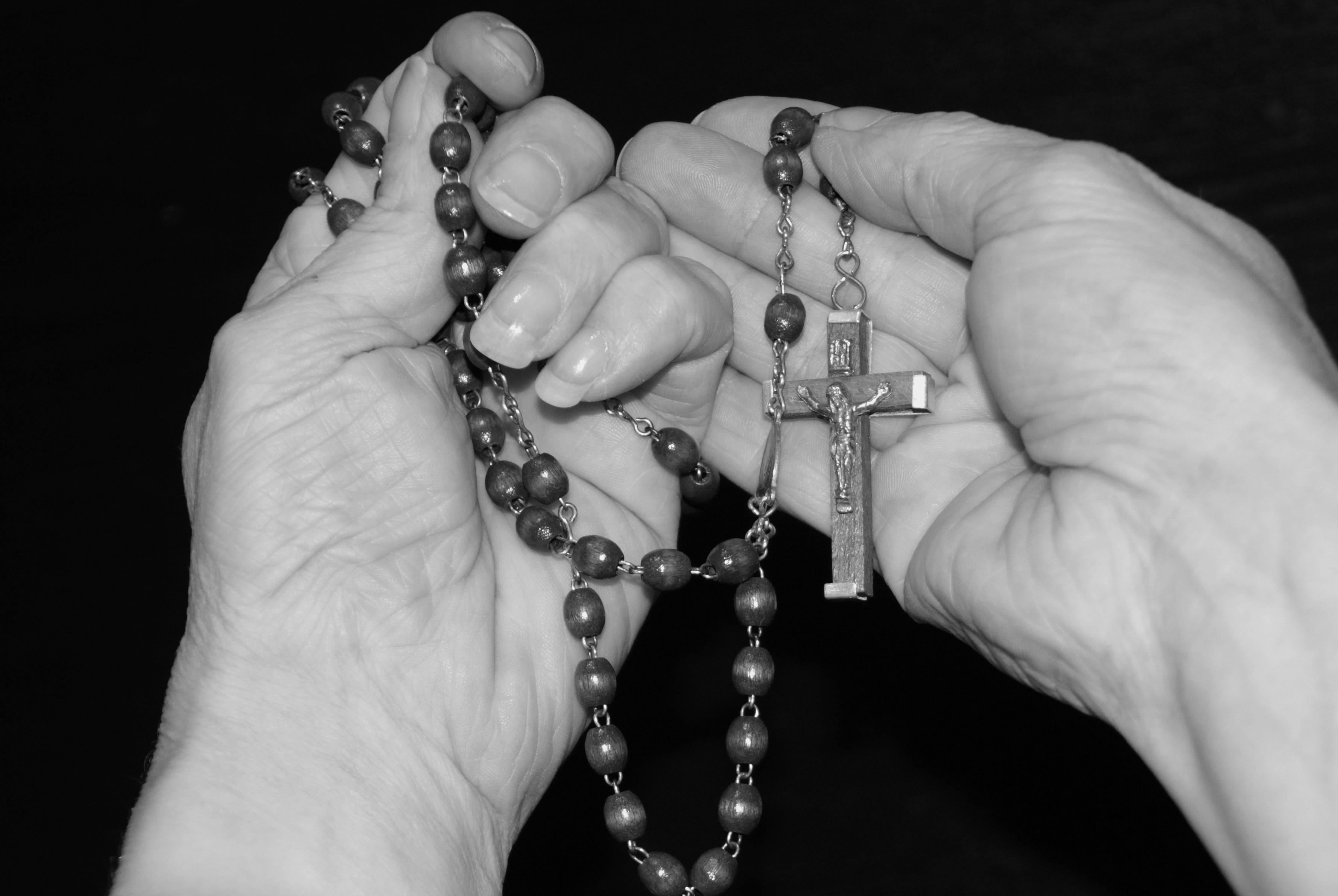 christianity, hand, priest, bead, cross, black background, string, peace, women, indoors, 4K, spirituality, body part, religious, necklace, holding, human, HD Wallpaper