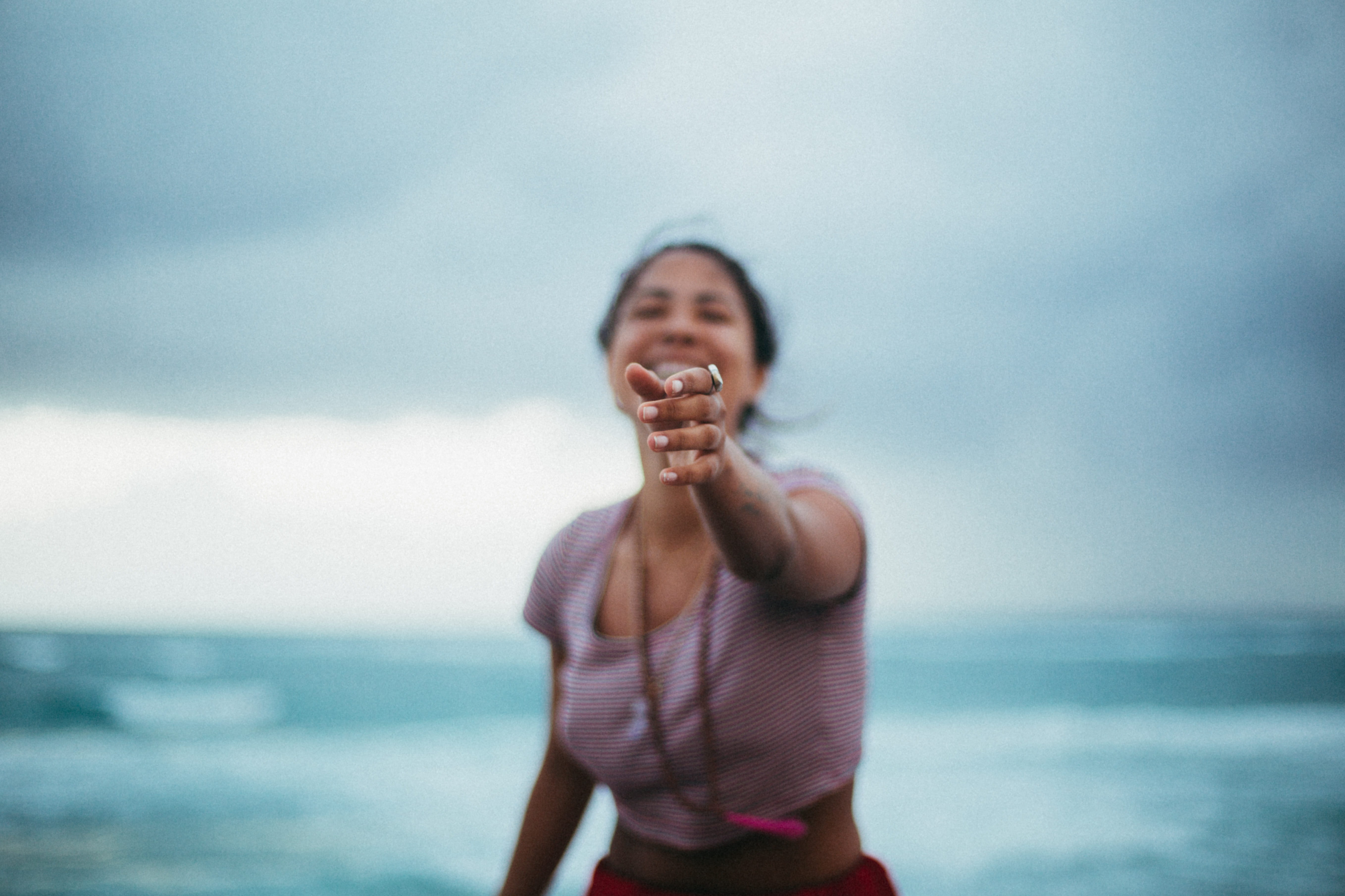 beach, nature, blue, ethnicity, summer, coast, african Descent, reach out, person, point, photo, people, pink, fun, african Ethnicity, image Technique, HD Wallpaper