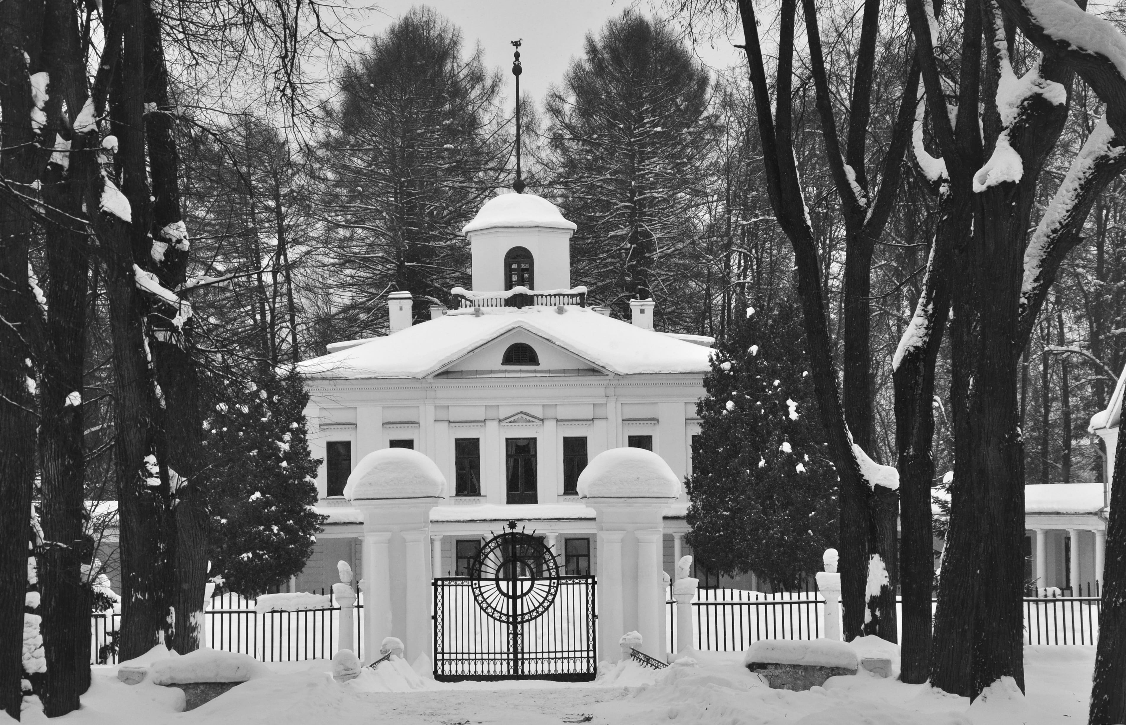 homestead, outdoors, winter, plant, architecture, 2K, building, religion, serednyakova, building exterior, tree, novice, spirituality, nature, place of worship, HD Wallpaper