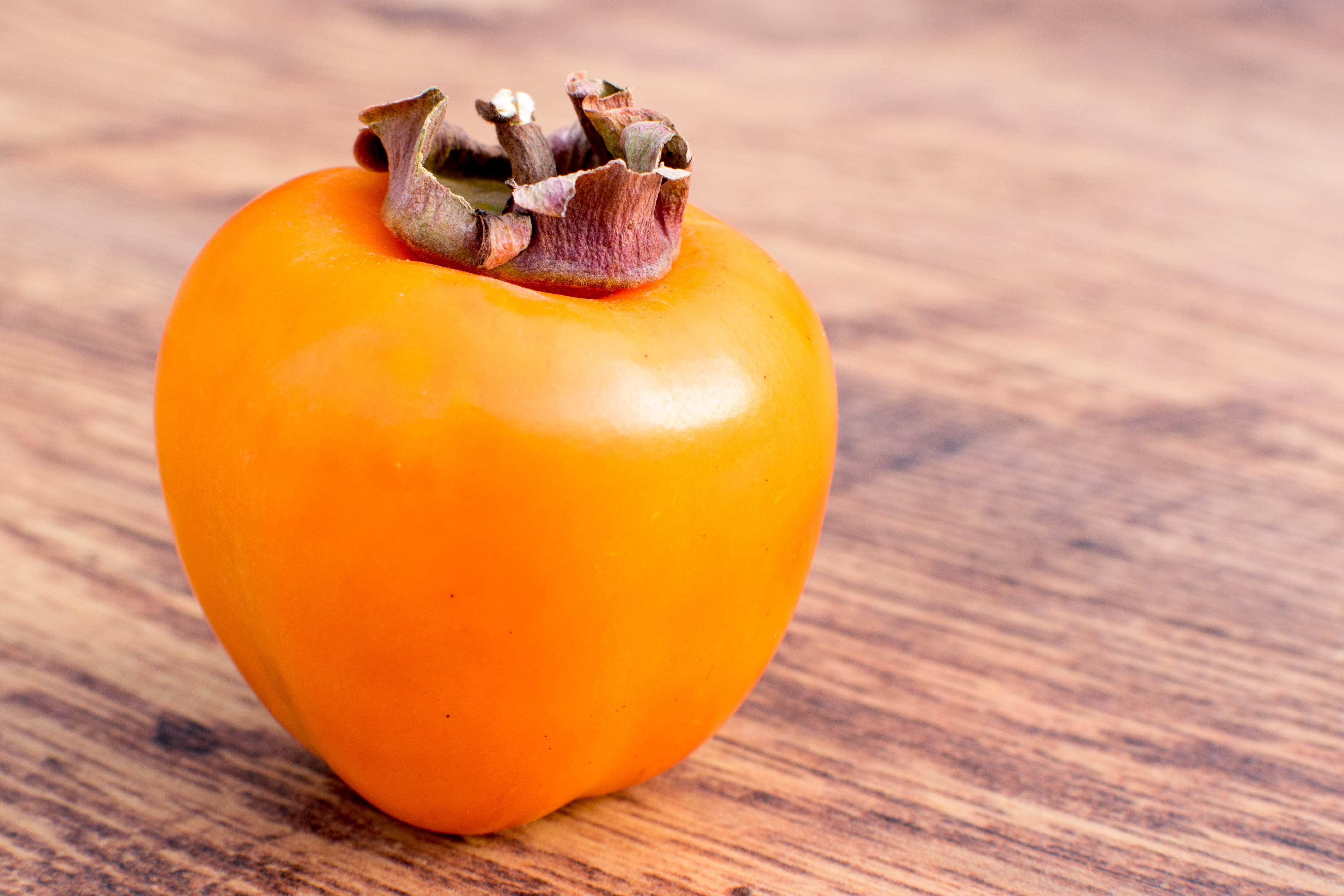 indoors, refreshment, raw Food, table, backgrounds, still life, wood - Material, round, 4K, no People, persimmon, red, single Object, healthy Eating, food, HD Wallpaper
