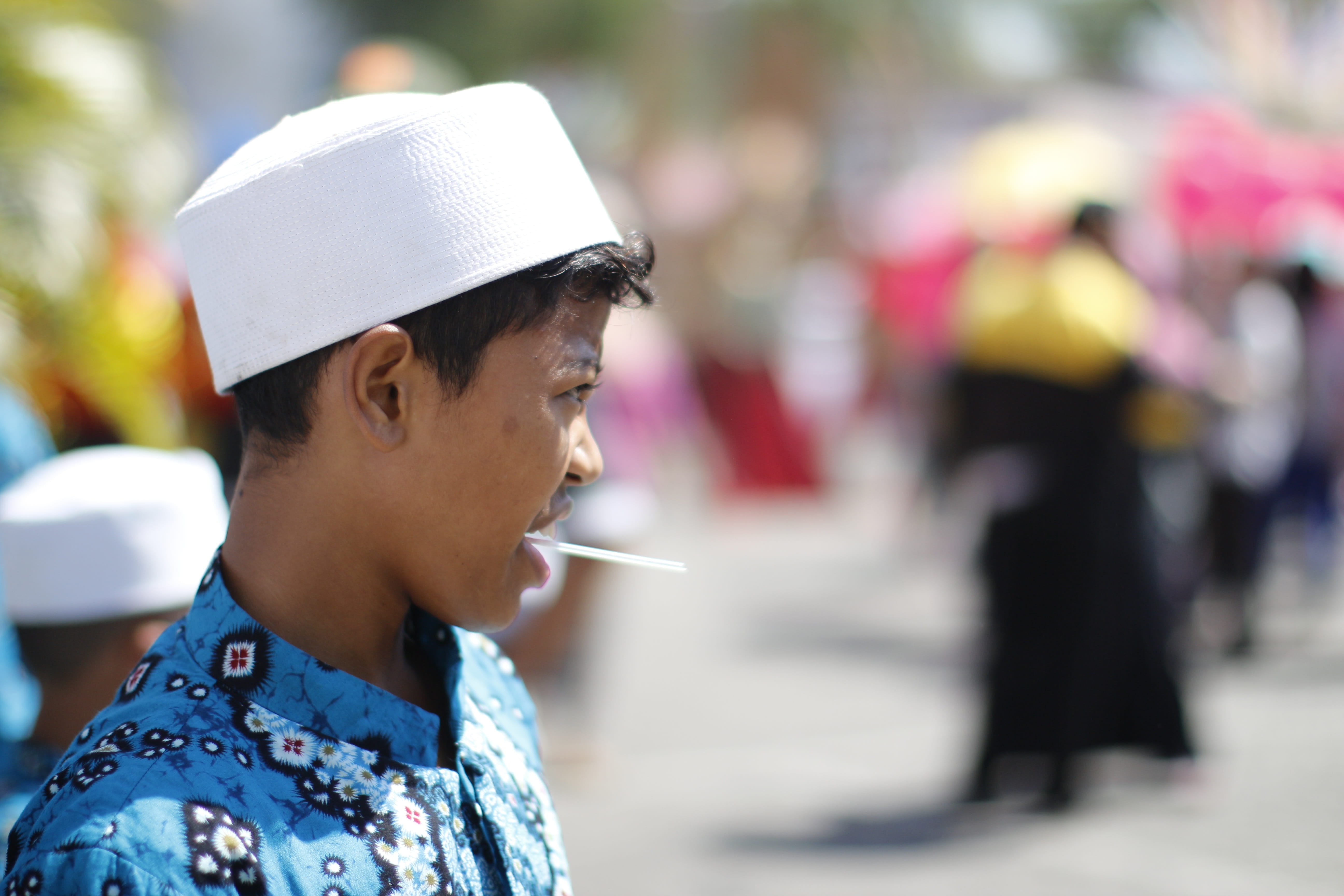 religion, moslem, side view, women, asian, looking away, men, lifestyles, incidental people, 5K, outdoors, leisure activity, face, adult, people, focus on foreground, HD Wallpaper