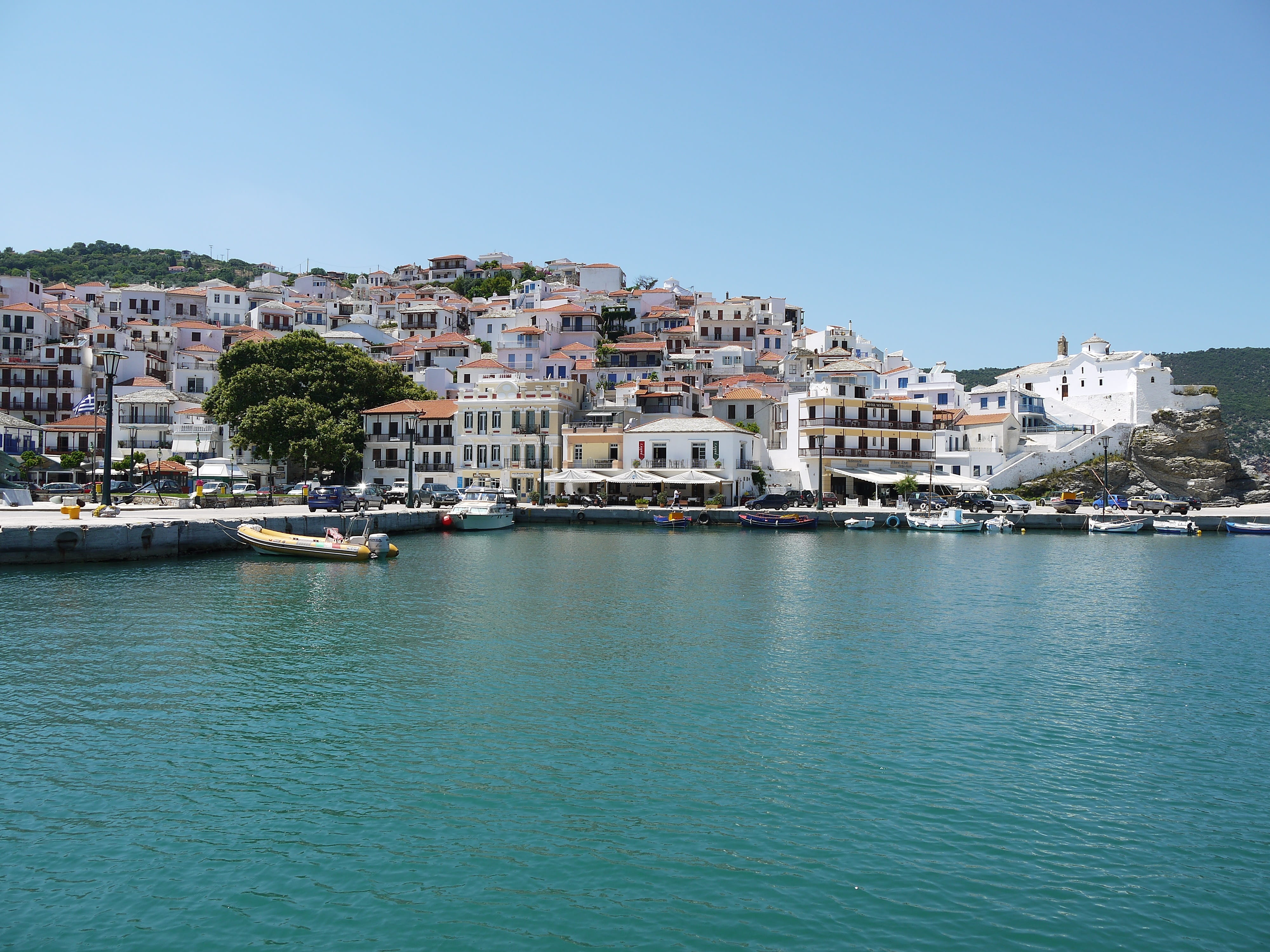 residential district, building exterior, aegean, orthodox, land, outdoors, sailboat, europe, cityscape, beach, Town, traditional, nautical vessel, waterfront, HD Wallpaper