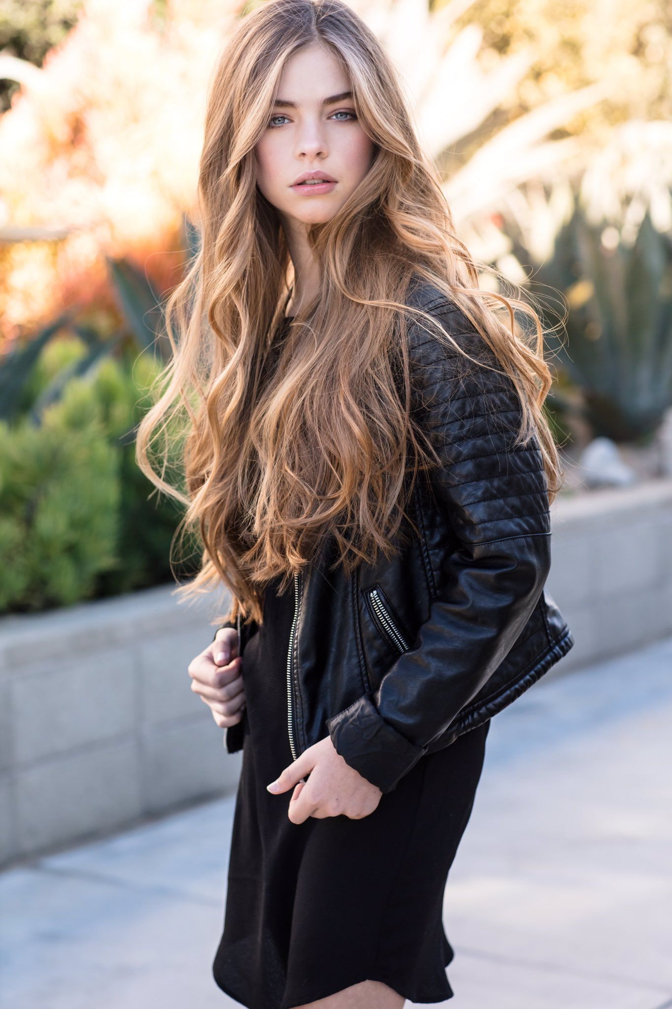 gray eyes, pale, long hair, black clothing, women outdoors, looking at viewer, black jackets, women, blonde, open mouth, open jacket, pink lipstick, leather jackets, Phone HD Wallpaper