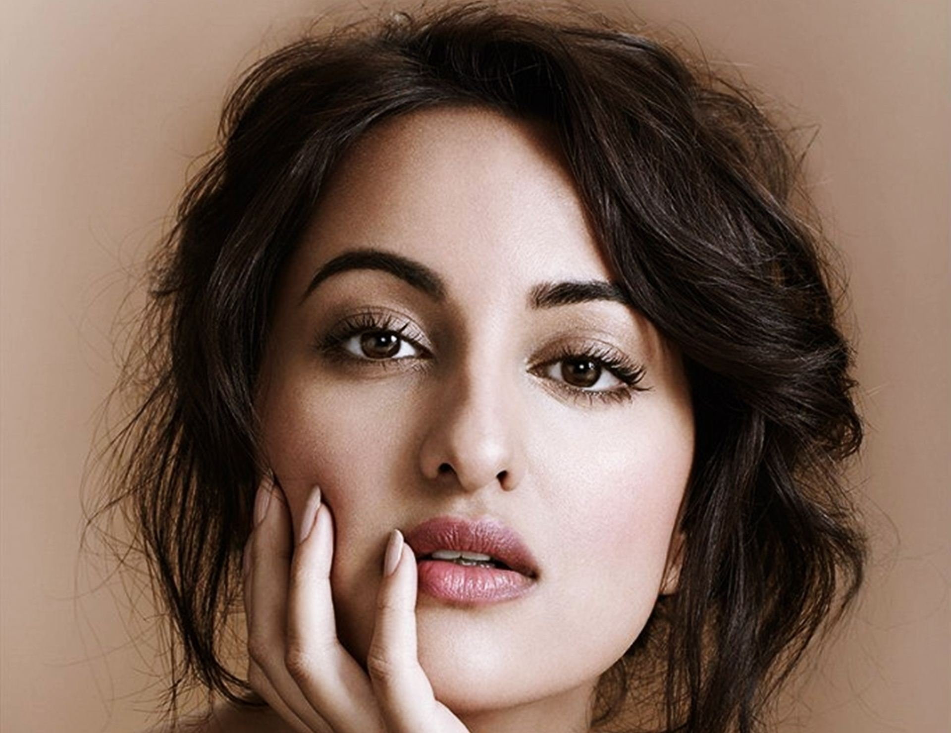 bollywood, actress, babe, 1080P, sonakshi, indian, sinha, model, HD Wallpaper