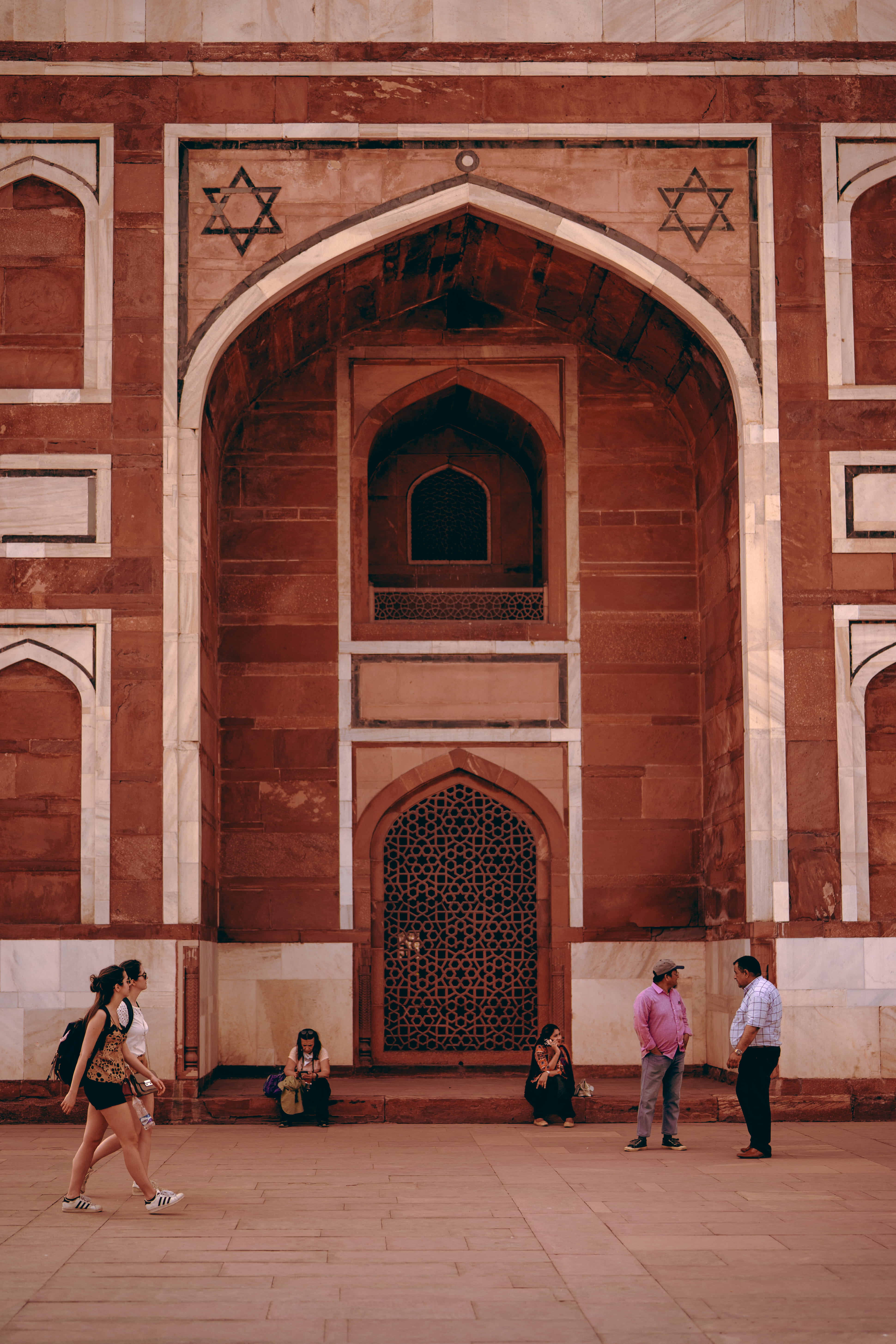 human, group of people, india, history, full length, outdoors, travel destinations, belief, real people, dome, architecture, clothing, transportation, religion, Phone HD Wallpaper