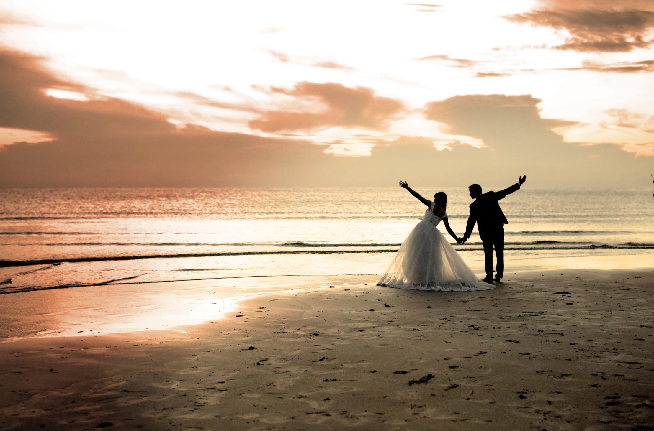 two people, togetherness, couple - relationship, dawn, human arm, sky, wedding dress, limb, emotion, married, bridegroom, sunset, arms raised, wedding, HD Wallpaper